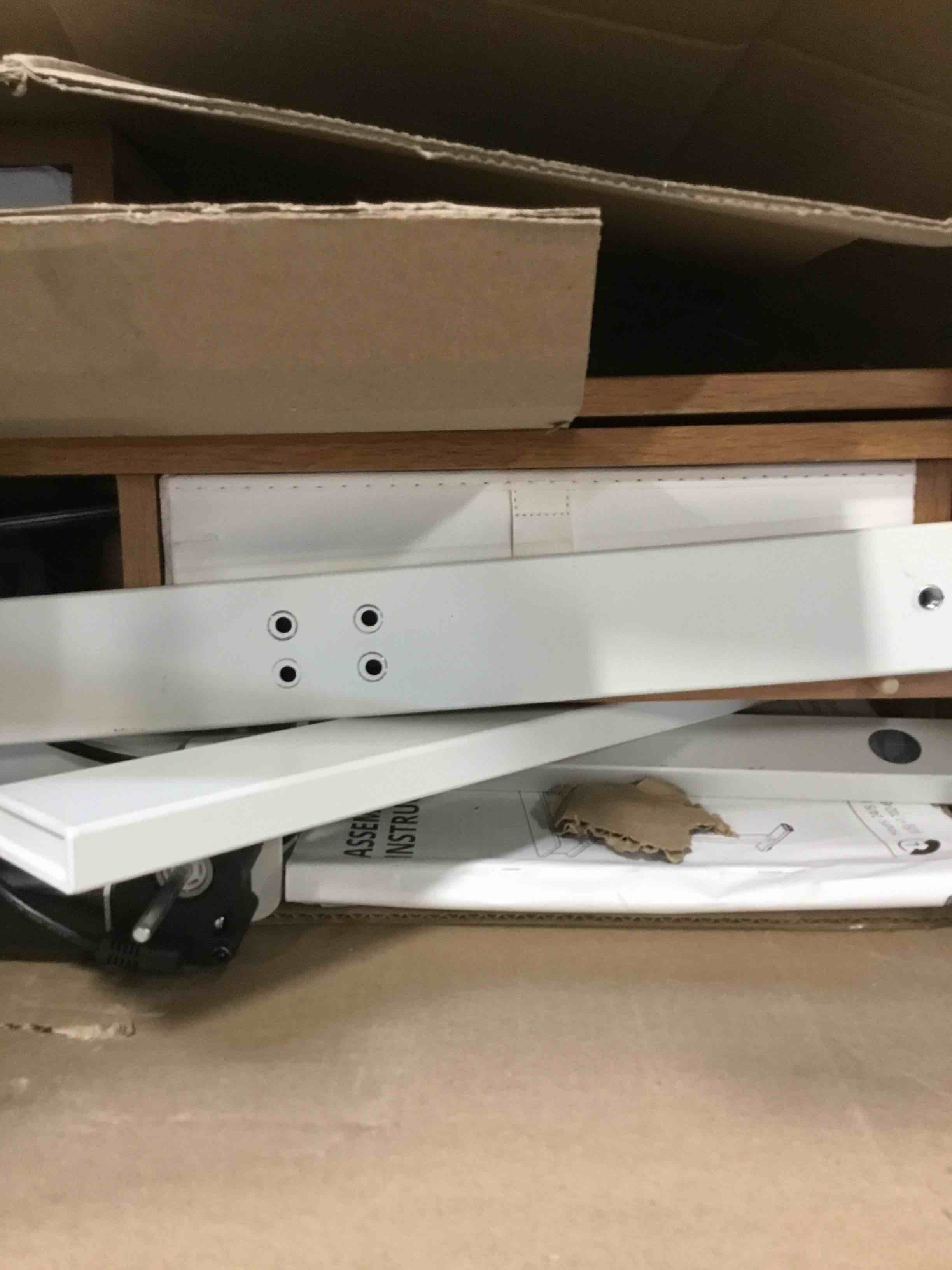 https://s3.amazonaws.com/lotting-images-prod/bidfta/PPE0484723_1730143374241.jpeg