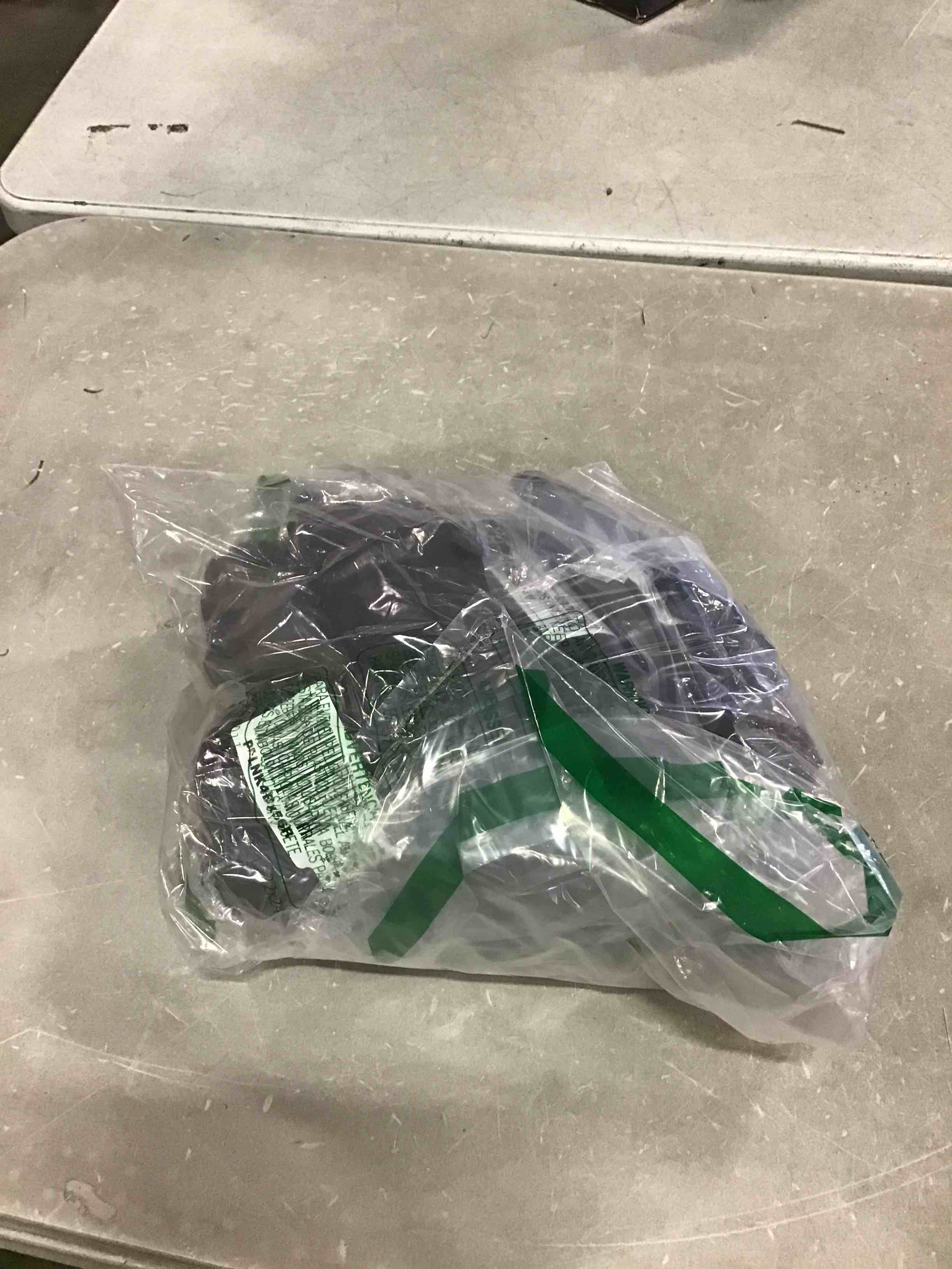 https://s3.amazonaws.com/lotting-images-prod/bidfta/PPE0484940_1729880759372.jpeg
