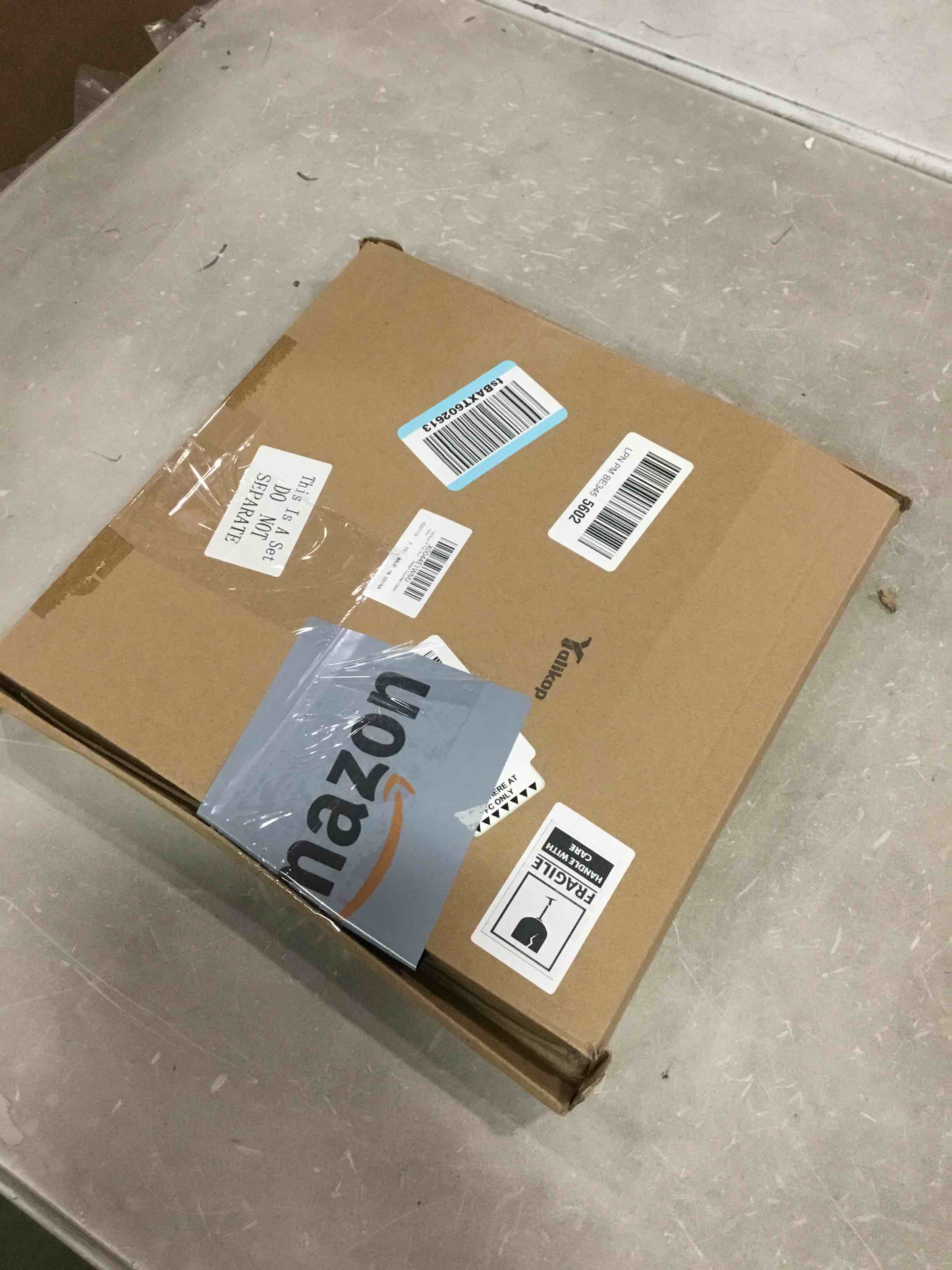 https://s3.amazonaws.com/lotting-images-prod/bidfta/PPE0484950_1729878415822.jpeg