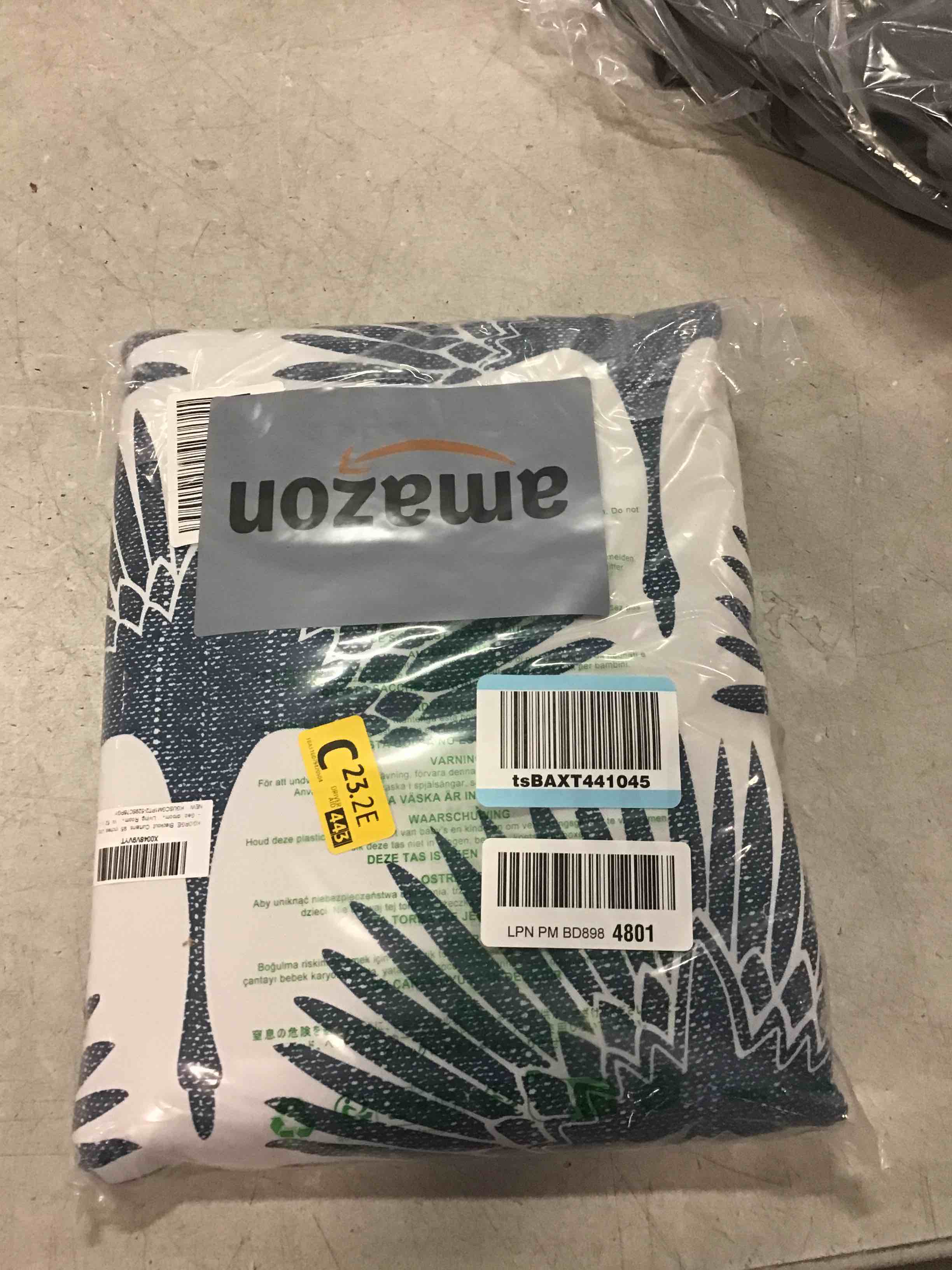 https://s3.amazonaws.com/lotting-images-prod/bidfta/PPE0484969_1729881819995.jpeg