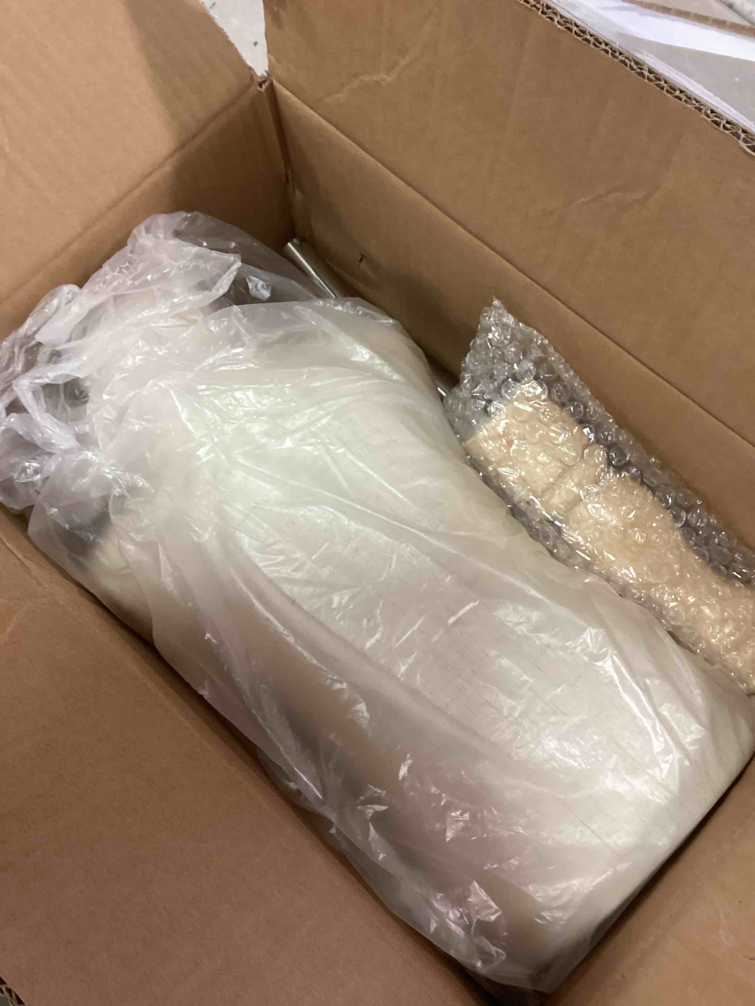 https://s3.amazonaws.com/lotting-images-prod/bidfta/PPE0485433_1729702297009.jpeg