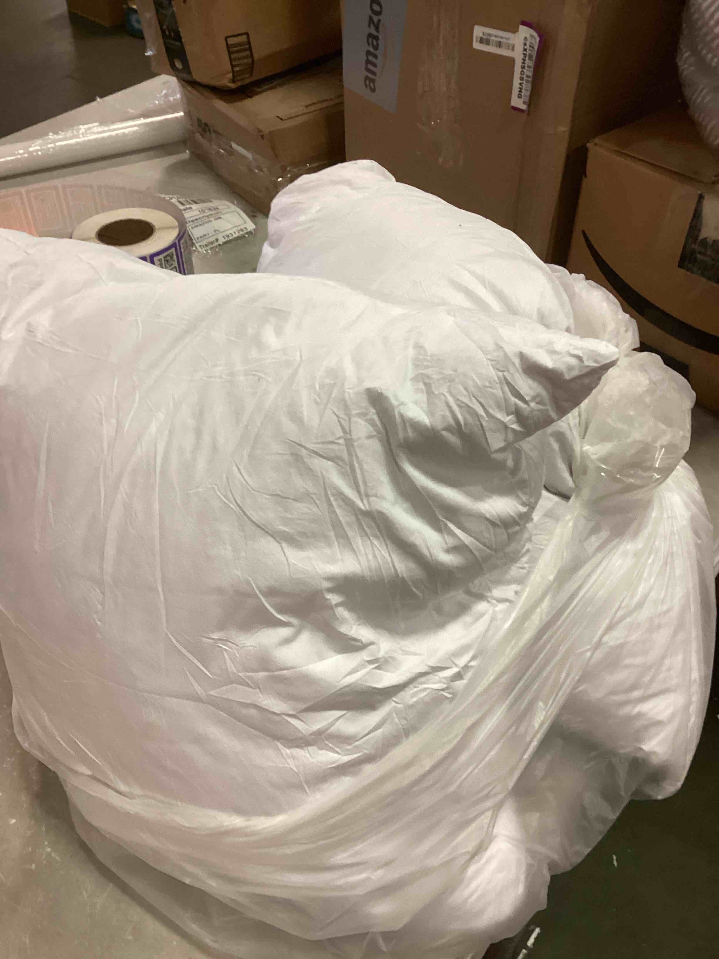 https://s3.amazonaws.com/lotting-images-prod/bidfta/PPE0485509_1729624995091.jpeg