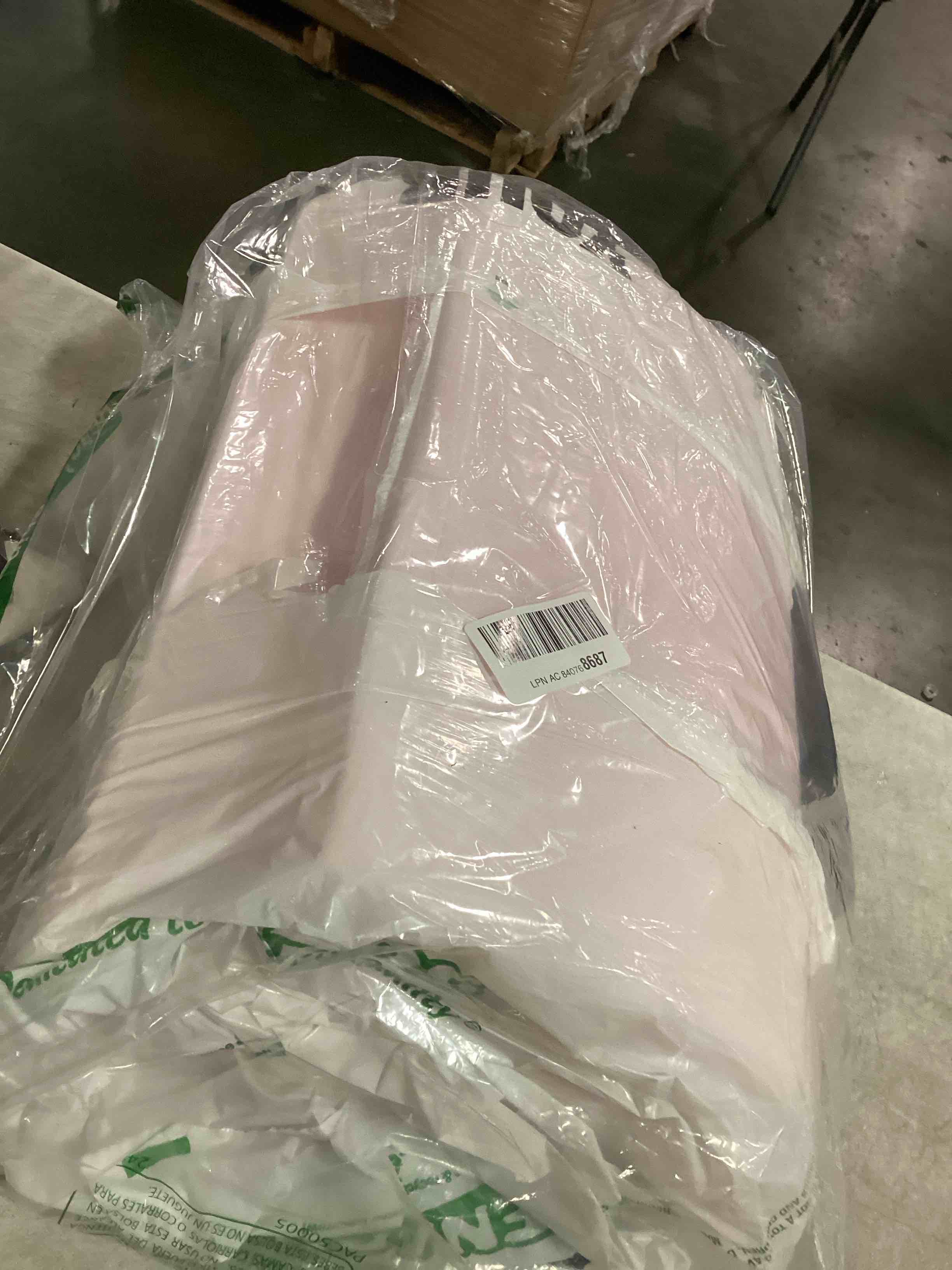 https://s3.amazonaws.com/lotting-images-prod/bidfta/PPE0486495_1731674102271.jpeg