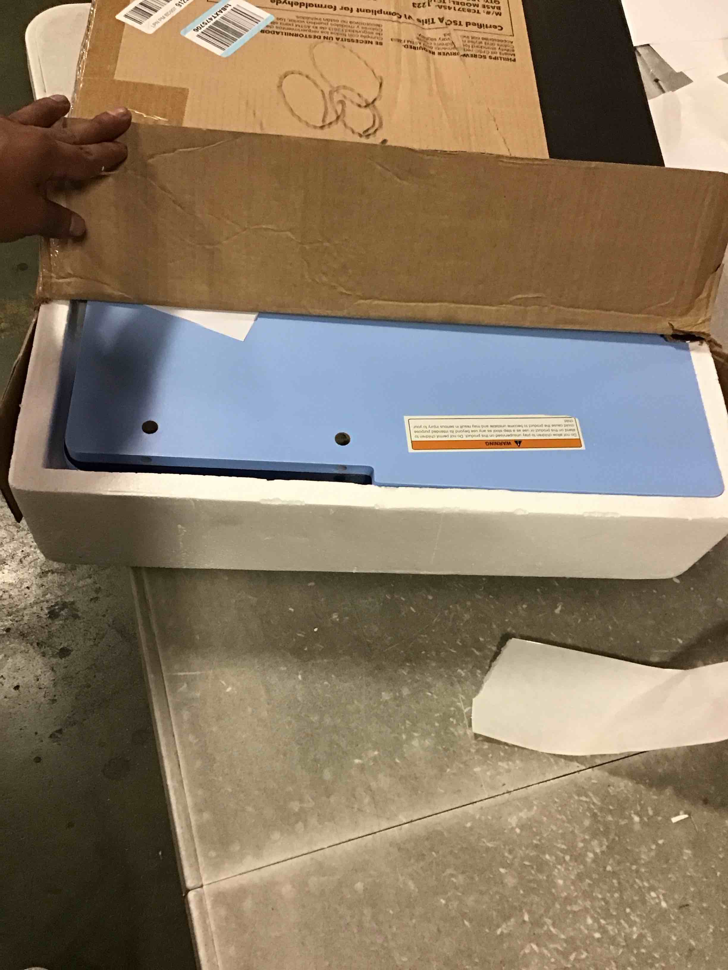 https://s3.amazonaws.com/lotting-images-prod/bidfta/PPE0487522_1730404885892.jpeg