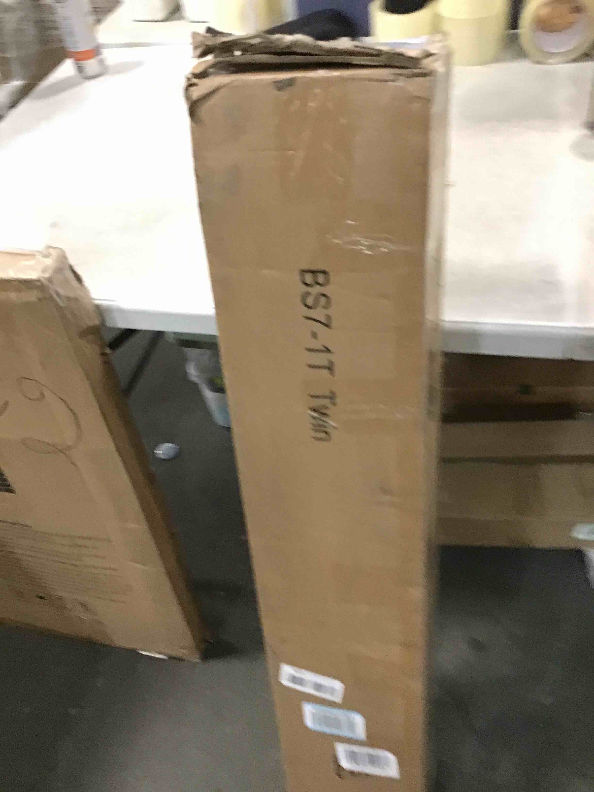https://s3.amazonaws.com/lotting-images-prod/bidfta/PPE0489439_1729686265298.jpeg