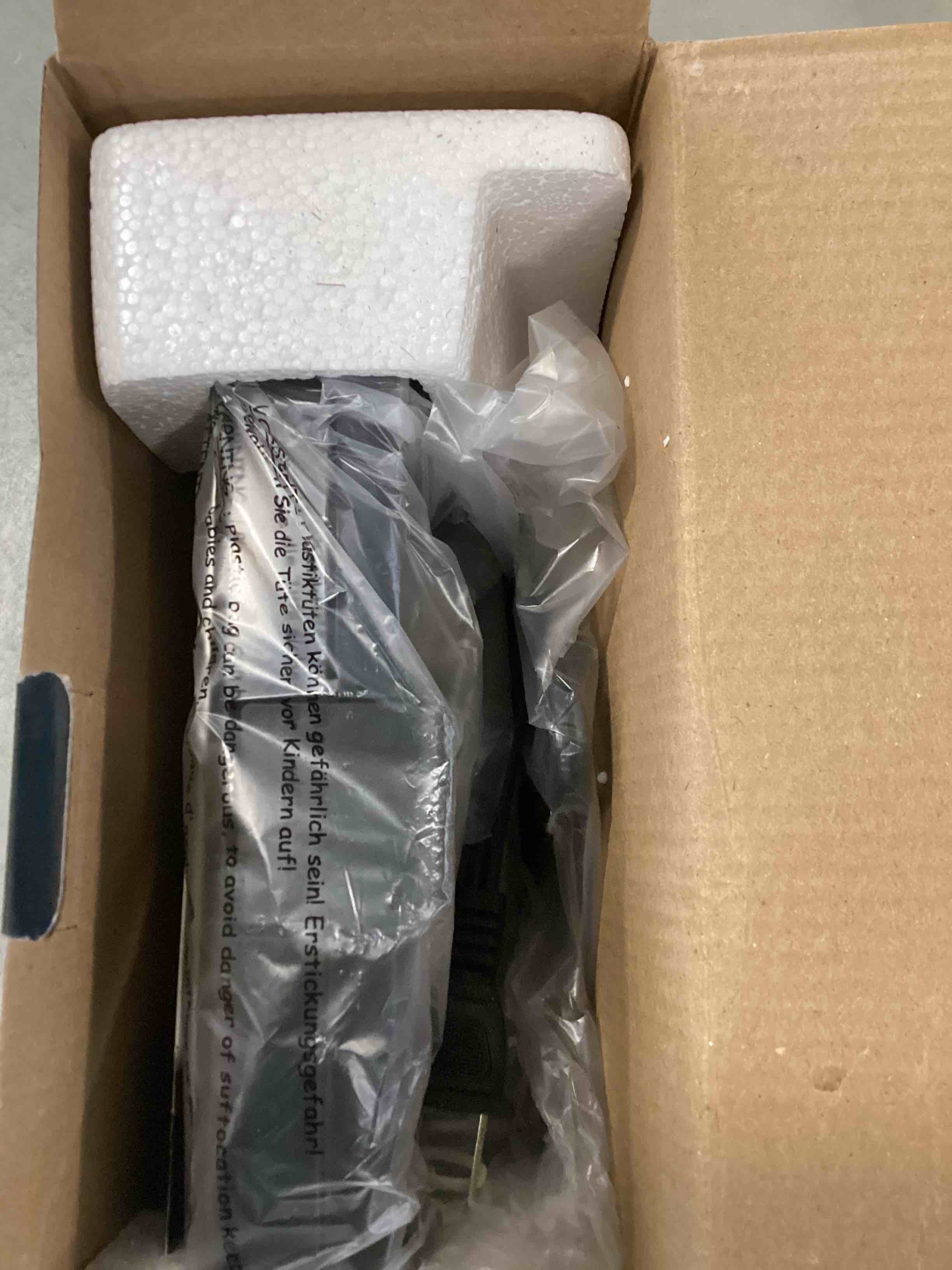 https://s3.amazonaws.com/lotting-images-prod/bidfta/PPE0495852_1729790292646.jpeg