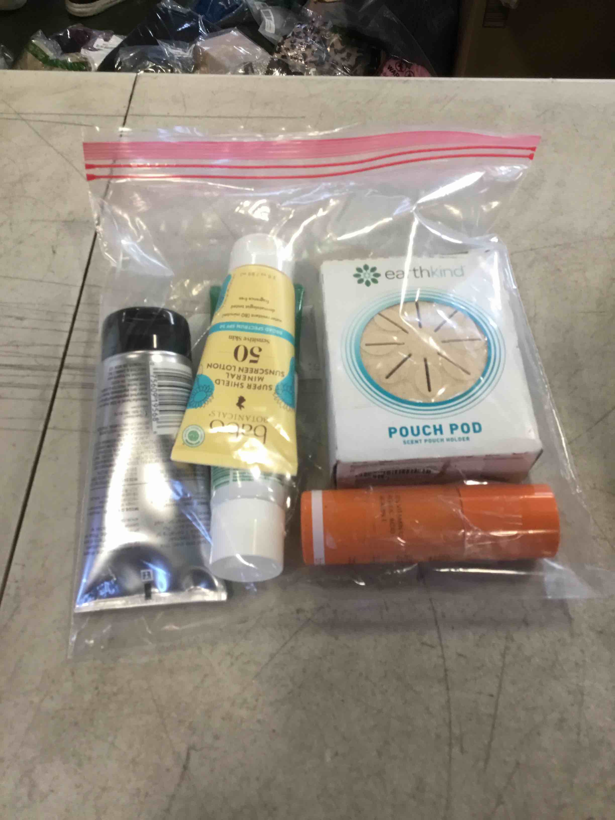 https://s3.amazonaws.com/lotting-images-prod/bidfta/PPE0499154_1729777130220.jpeg