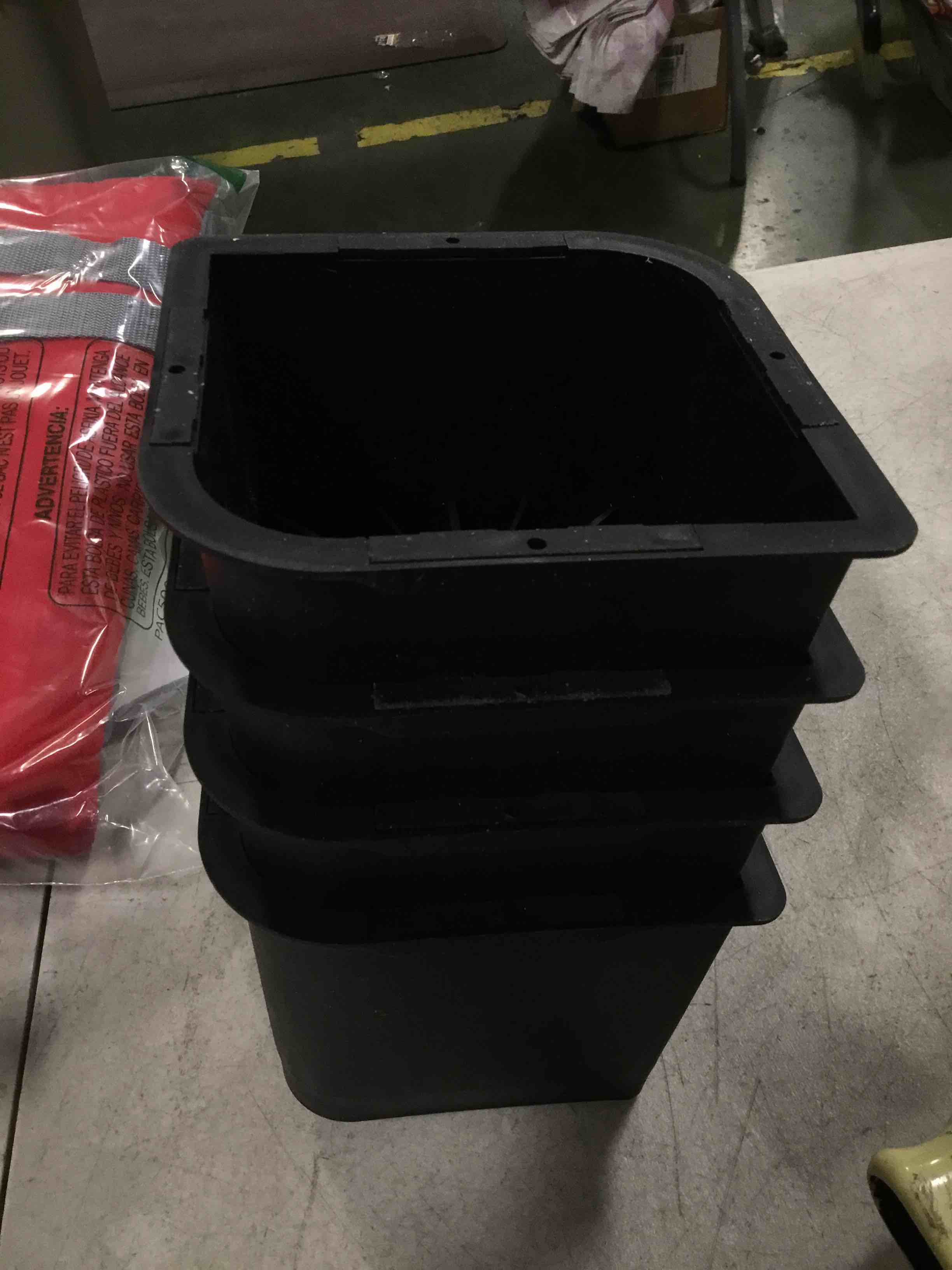 https://s3.amazonaws.com/lotting-images-prod/bidfta/PPE0499242_1729768729024.jpeg