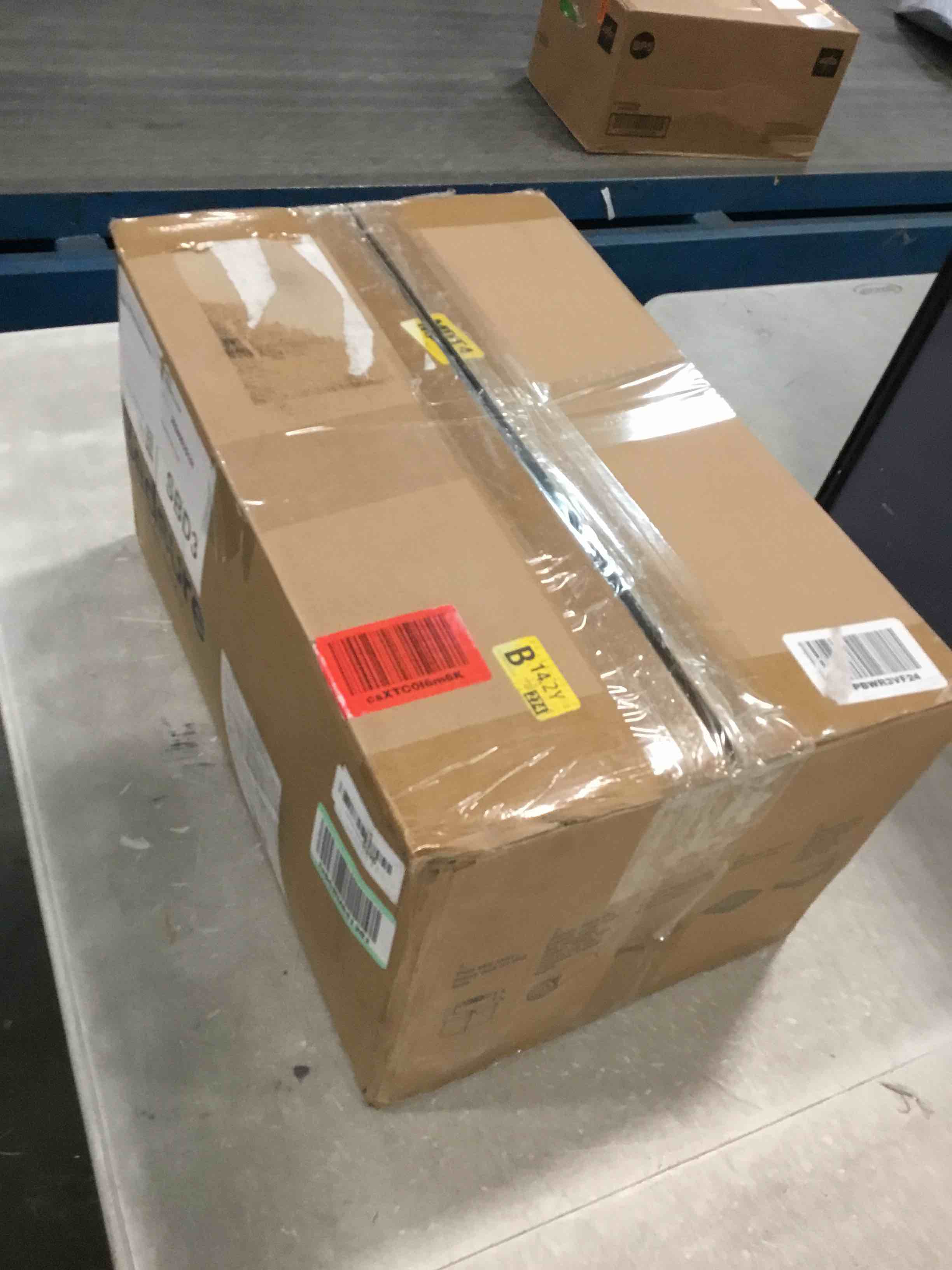 https://s3.amazonaws.com/lotting-images-prod/bidfta/PPE0500539_1730409976775.jpeg