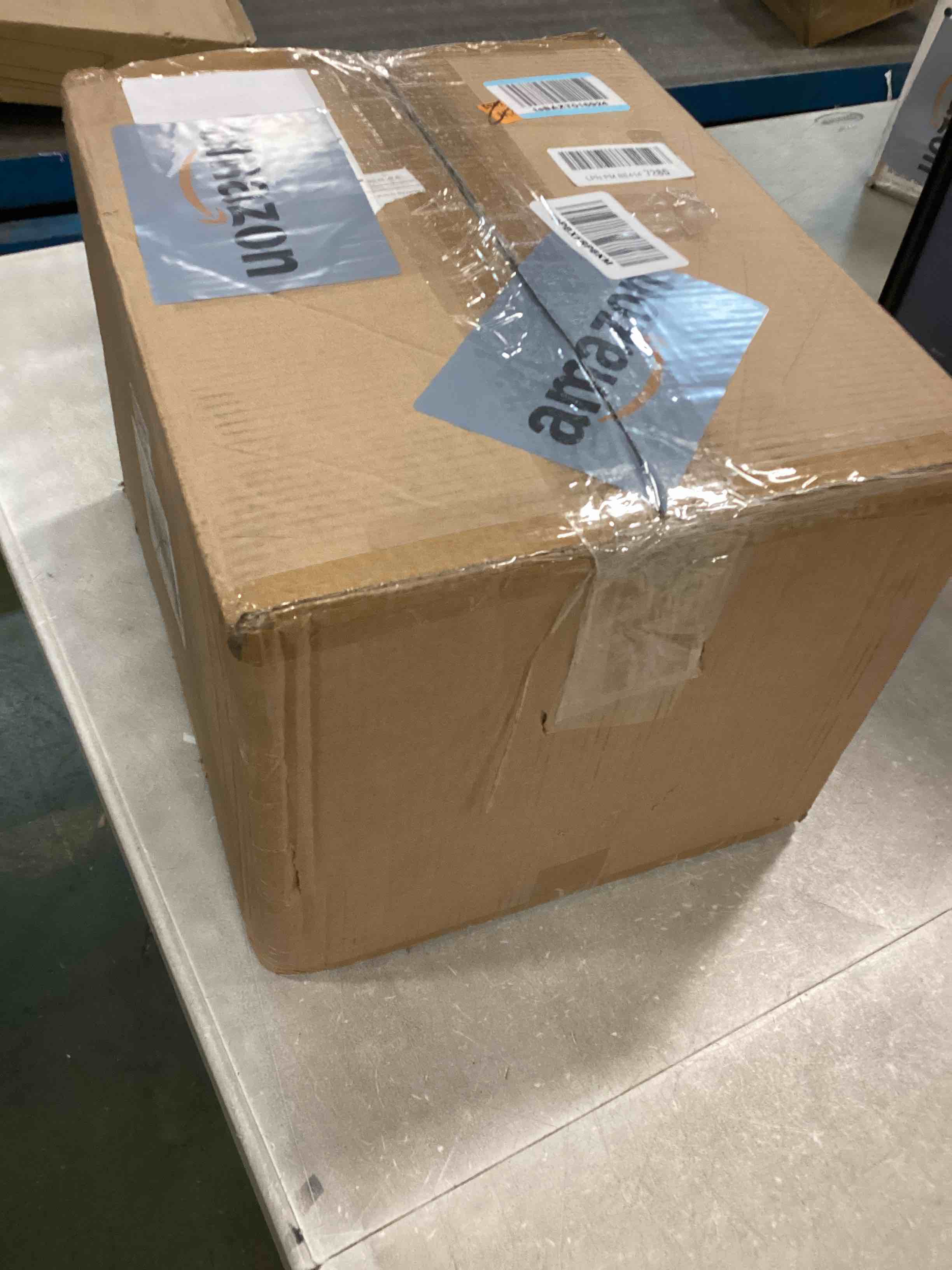 https://s3.amazonaws.com/lotting-images-prod/bidfta/PPE0501317_1729830839931.jpeg
