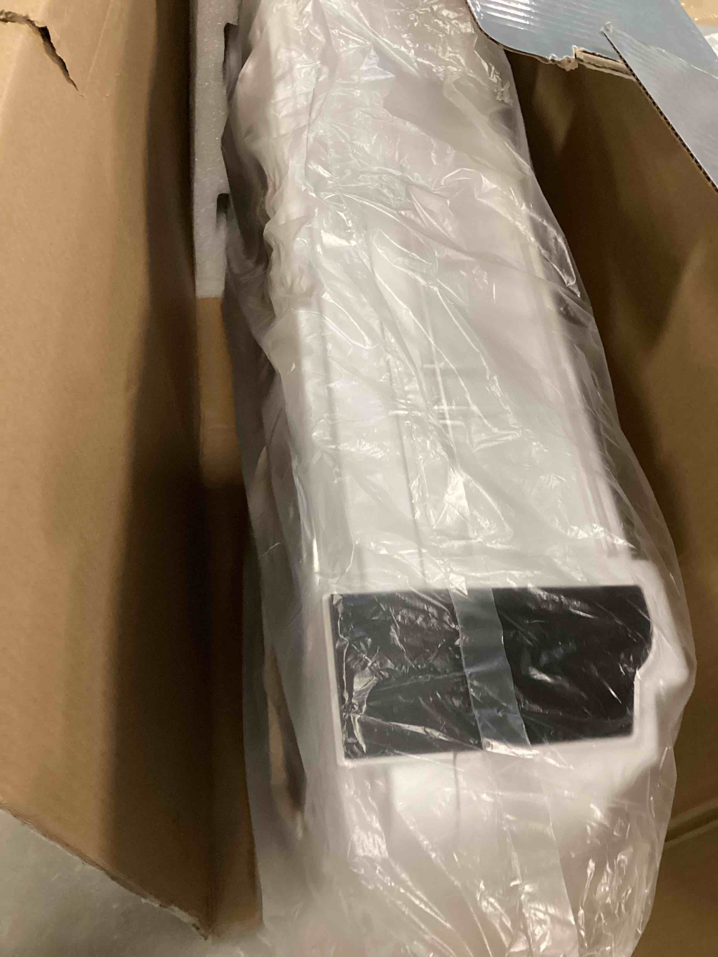 https://s3.amazonaws.com/lotting-images-prod/bidfta/PPE0501457_1729808319088.jpeg