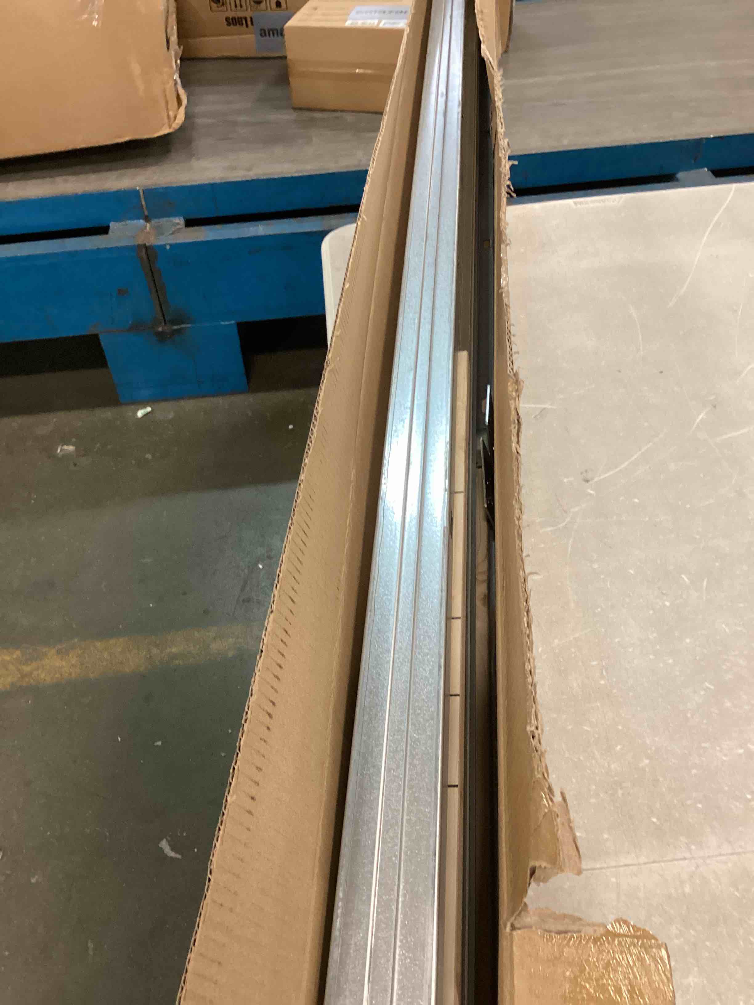 https://s3.amazonaws.com/lotting-images-prod/bidfta/PPE0501496_1729804495052.jpeg