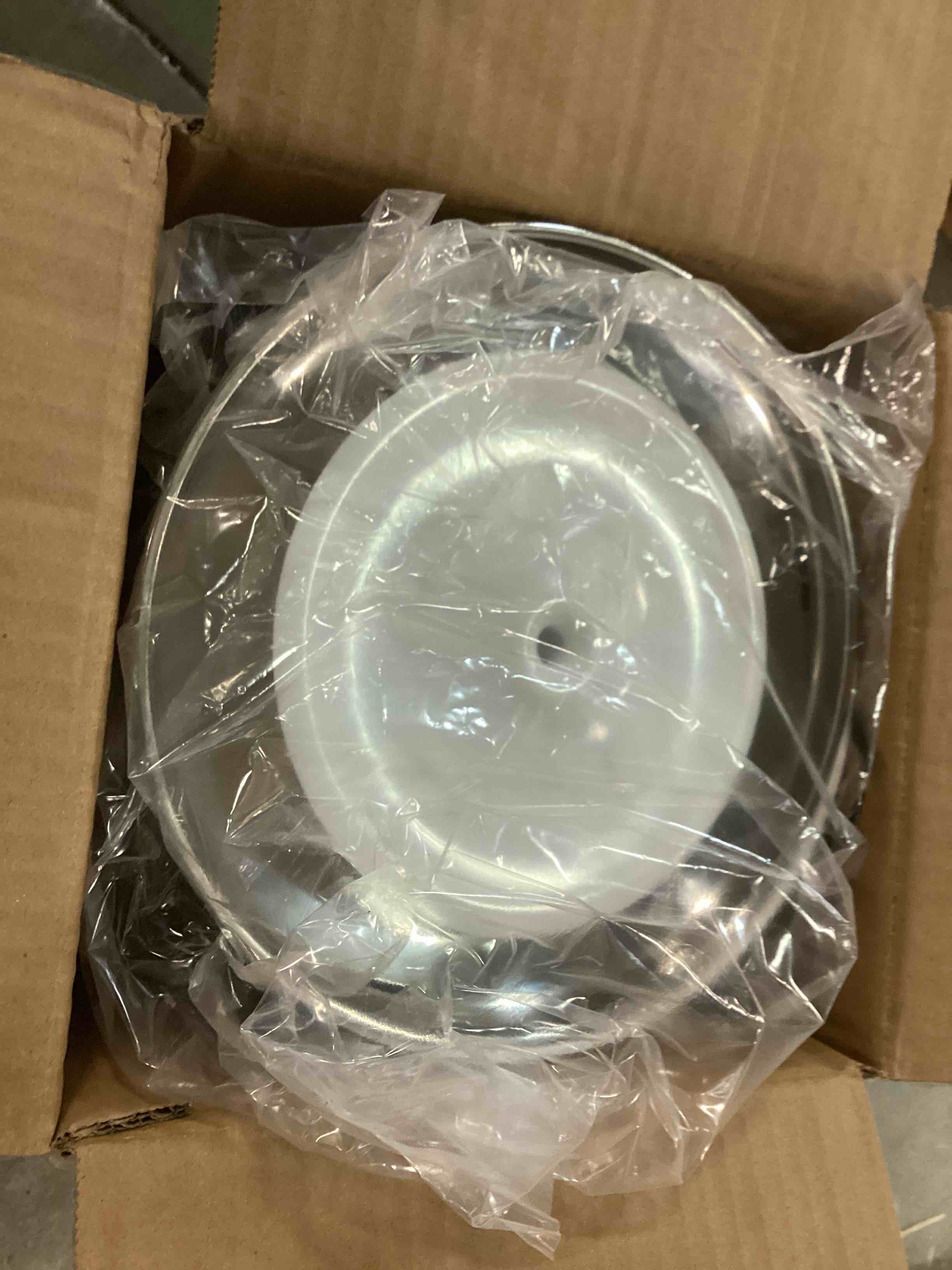 https://s3.amazonaws.com/lotting-images-prod/bidfta/PPE0502961_1729886068855.jpeg