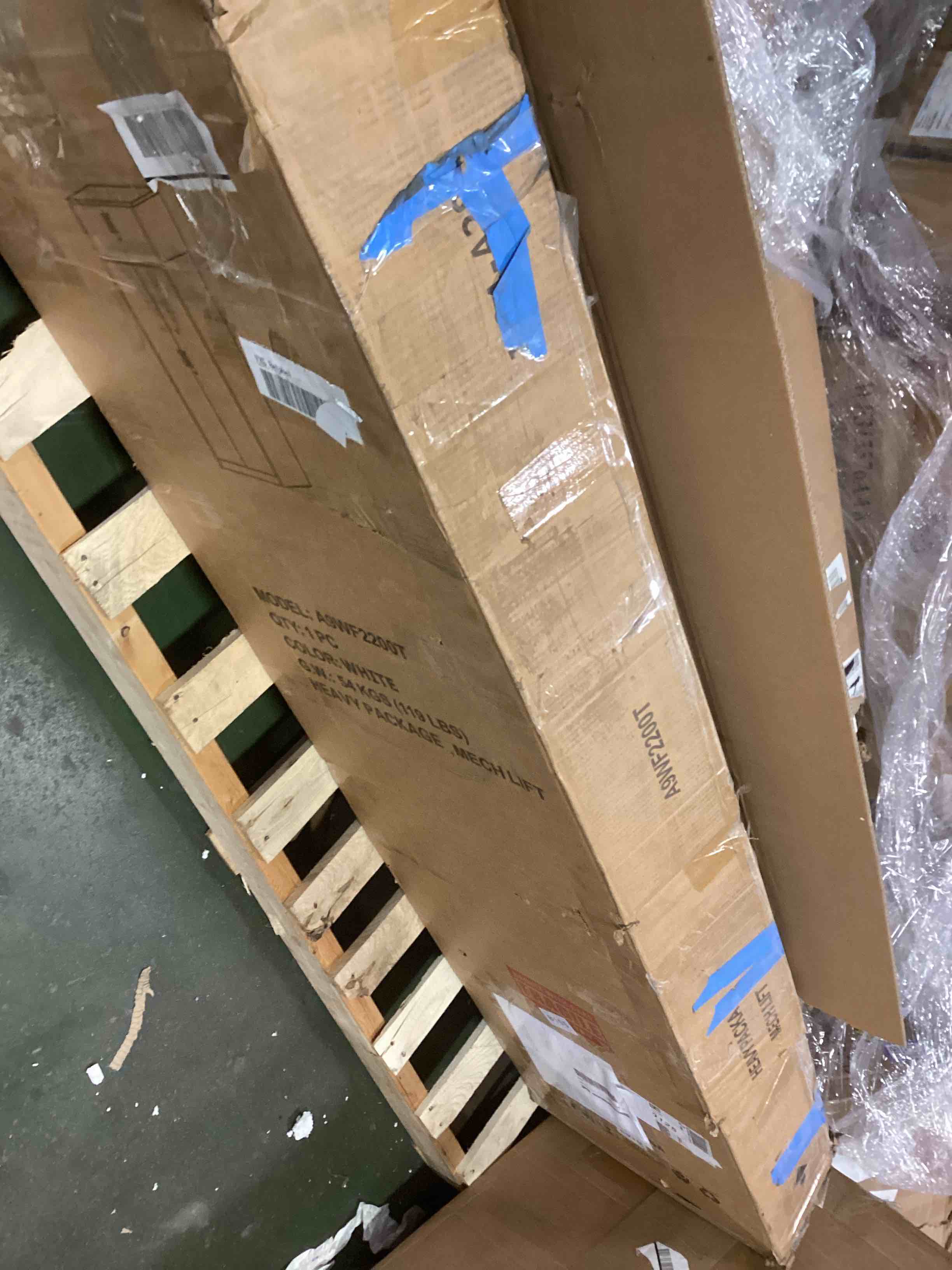https://s3.amazonaws.com/lotting-images-prod/bidfta/PPE0503711_1731071527784.jpeg