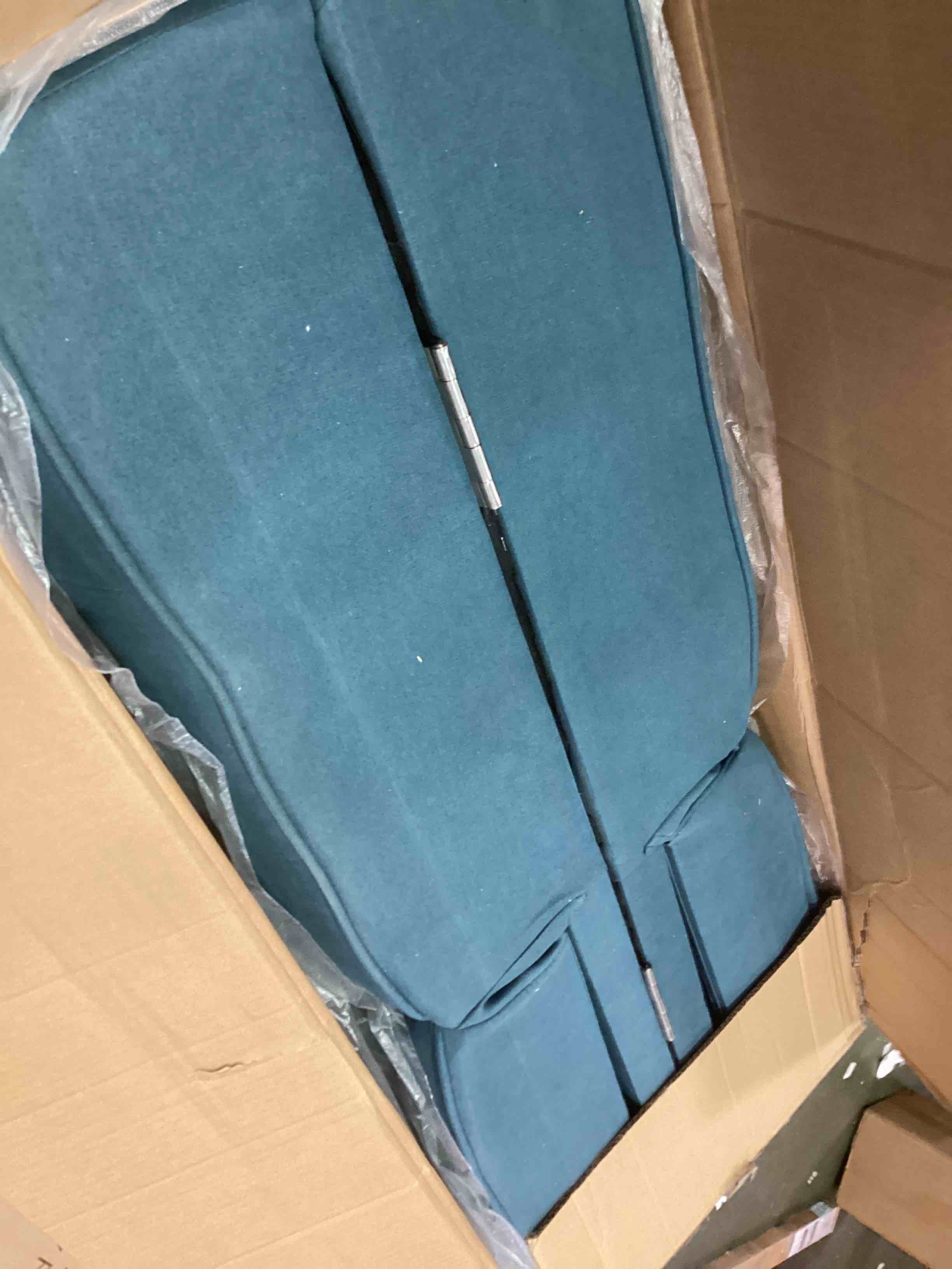 https://s3.amazonaws.com/lotting-images-prod/bidfta/PPE0503715_1731073253529.jpeg