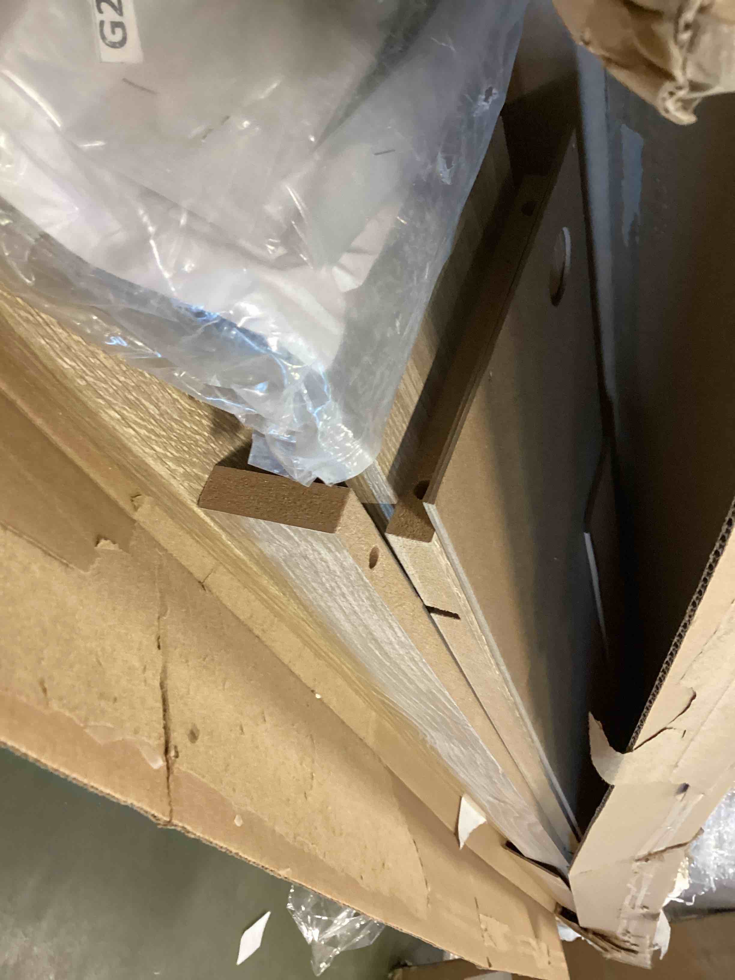 https://s3.amazonaws.com/lotting-images-prod/bidfta/PPE0503843_1731354879641.jpeg
