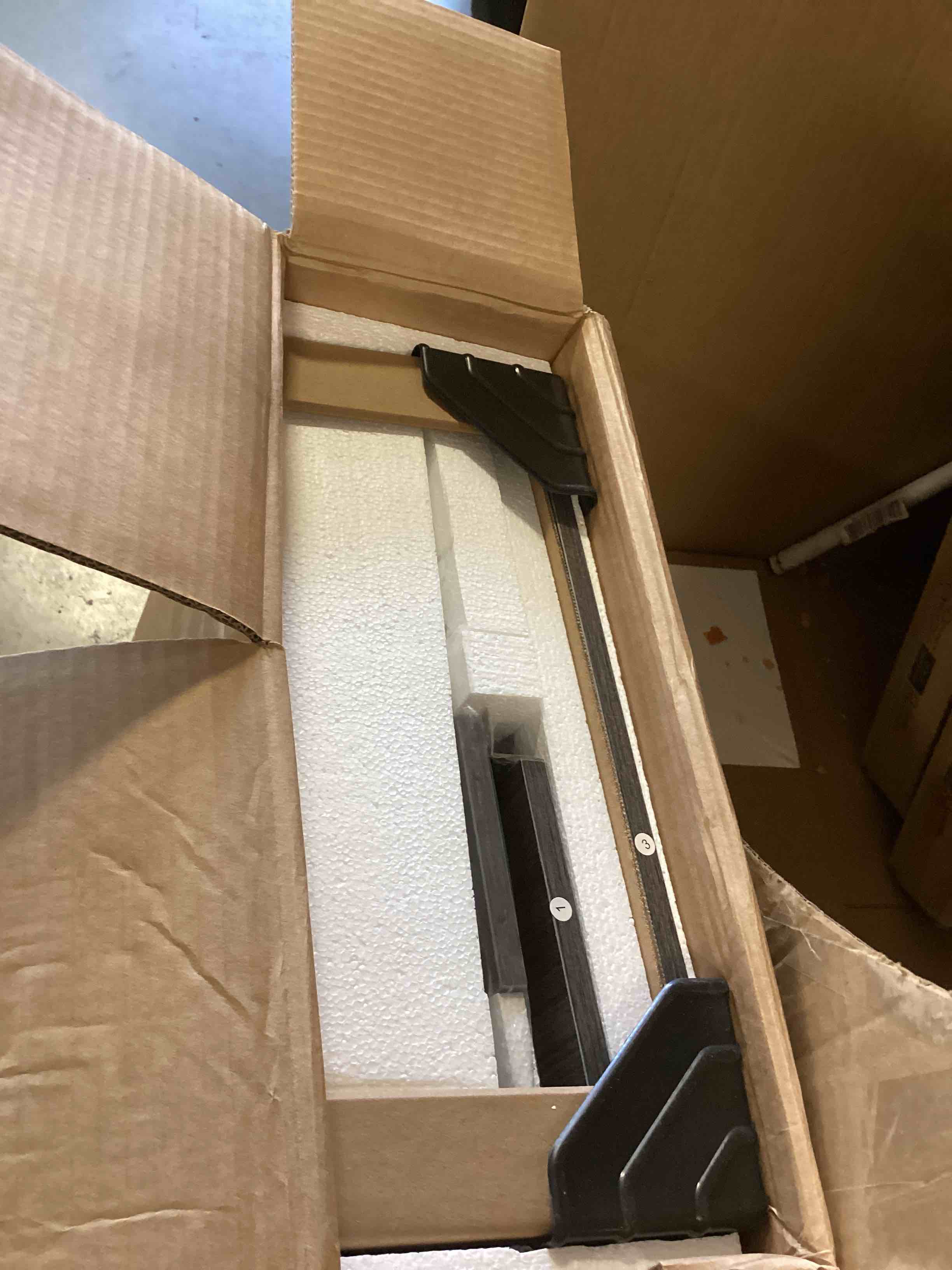 https://s3.amazonaws.com/lotting-images-prod/bidfta/PPE0504644_1730129883467.jpeg