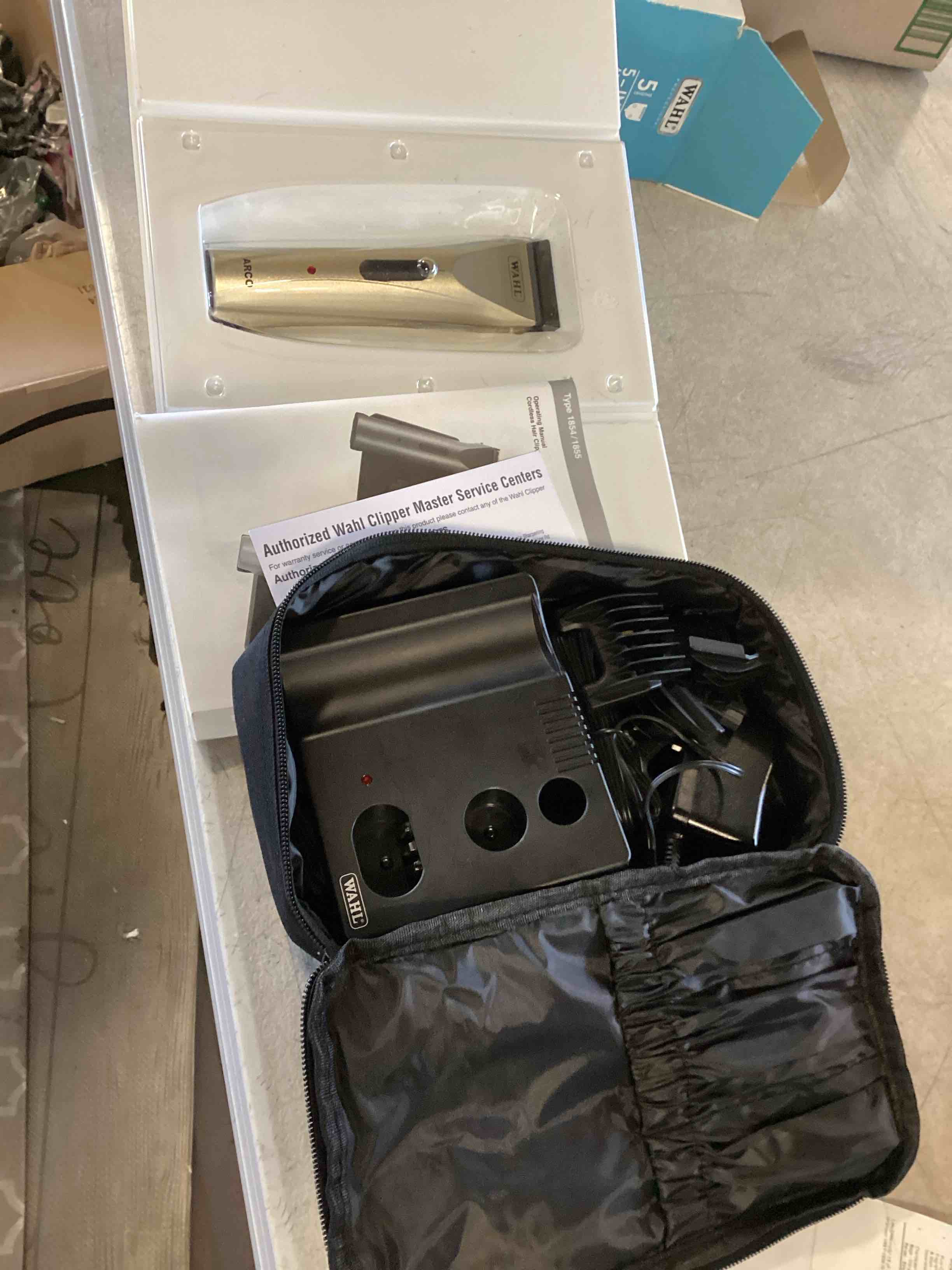 https://s3.amazonaws.com/lotting-images-prod/bidfta/PPE0505286_1729697939979.jpeg