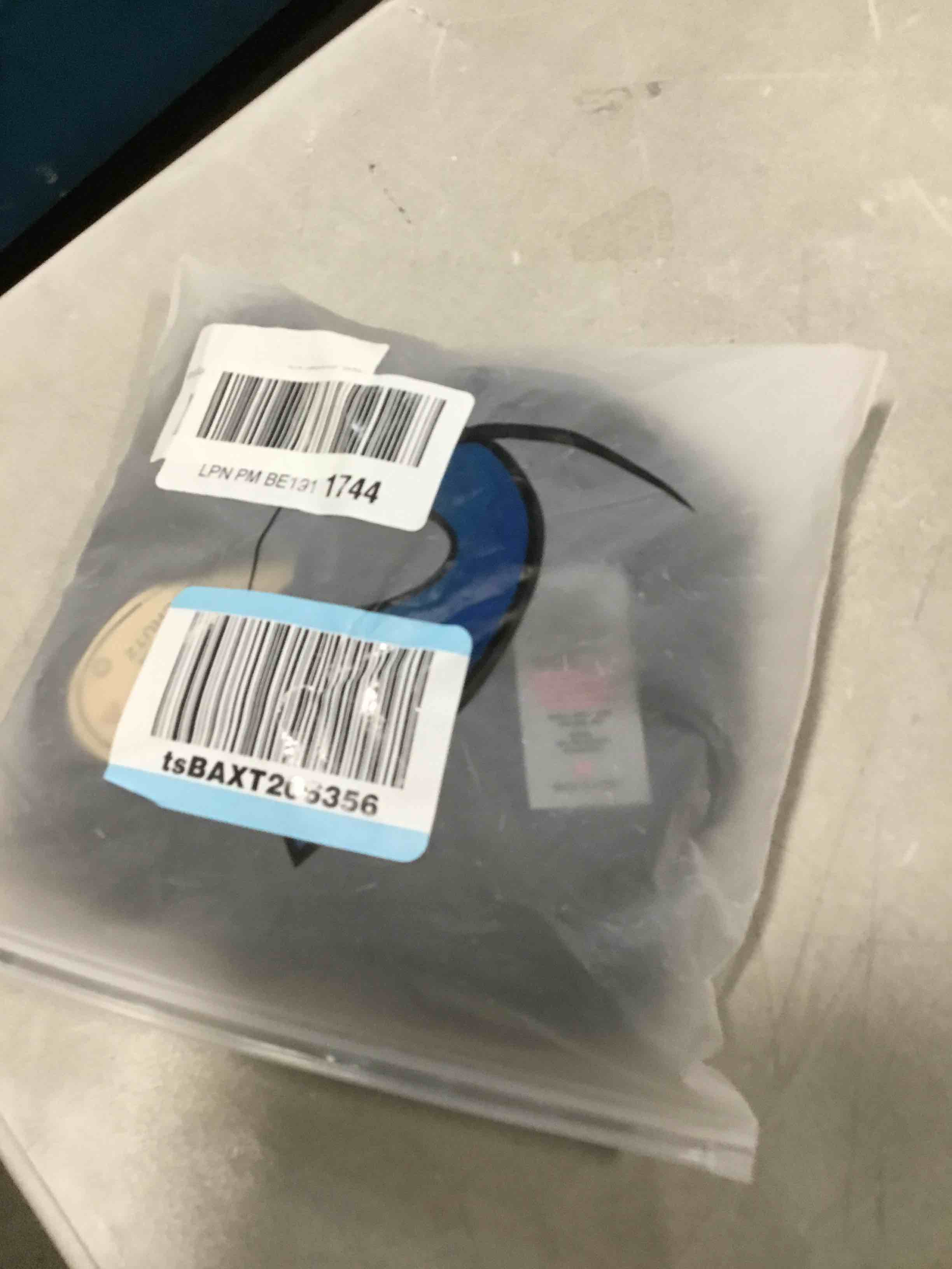 https://s3.amazonaws.com/lotting-images-prod/bidfta/PPE0509937_1728618549646.jpeg