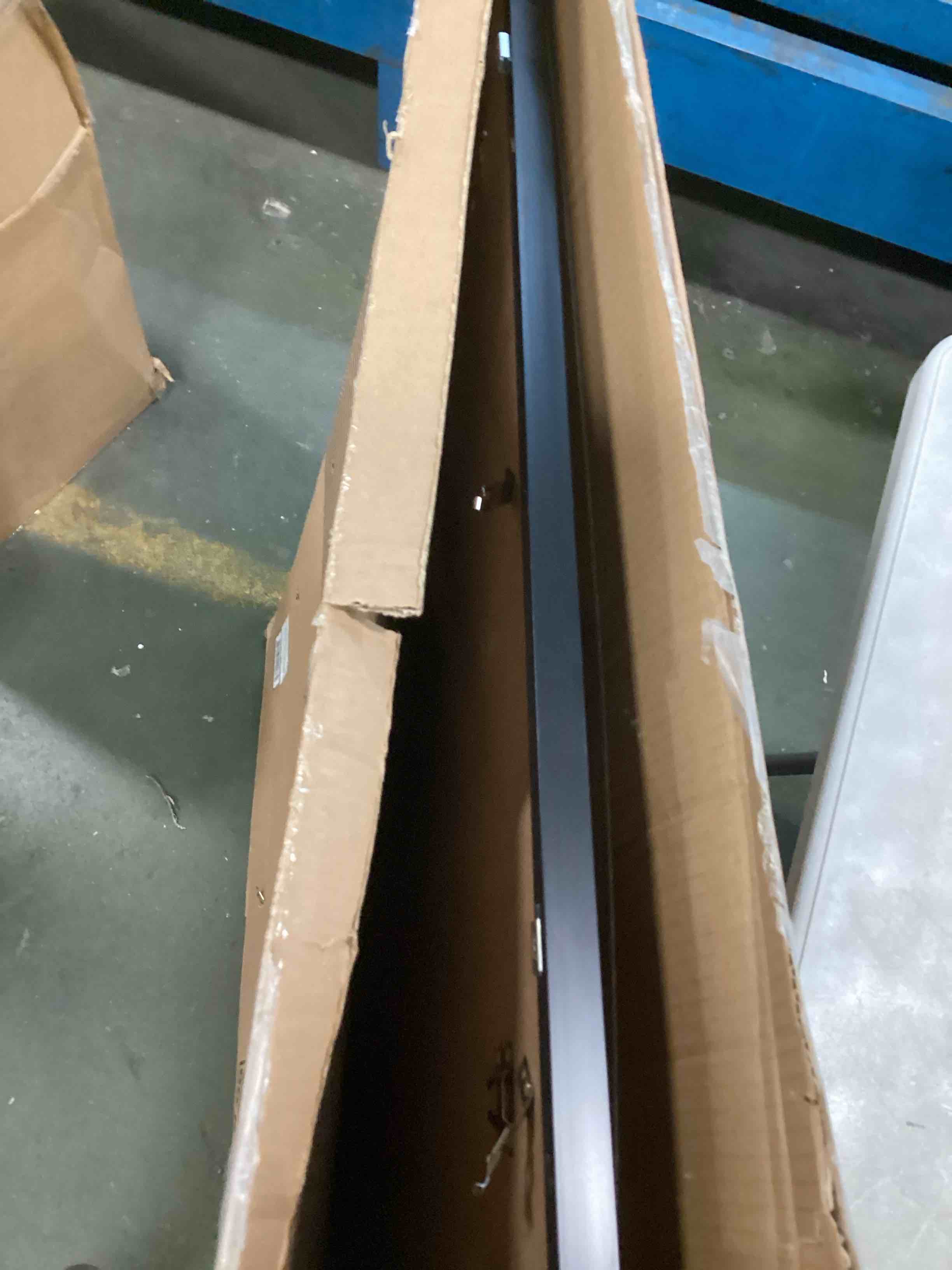 https://s3.amazonaws.com/lotting-images-prod/bidfta/PPE0511214_1729050382864.jpeg