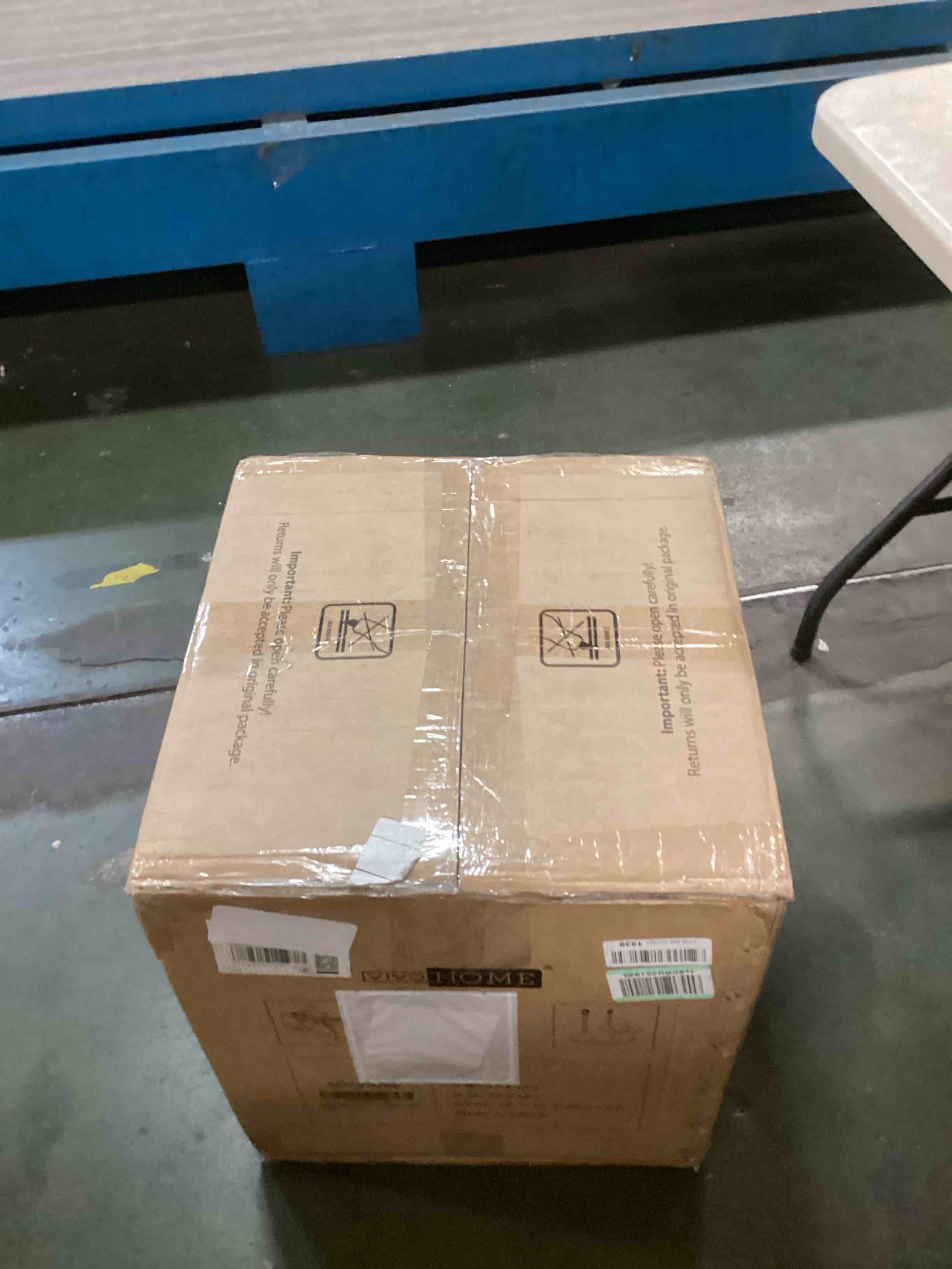 https://s3.amazonaws.com/lotting-images-prod/bidfta/PPE0512137_1729737873812.jpeg
