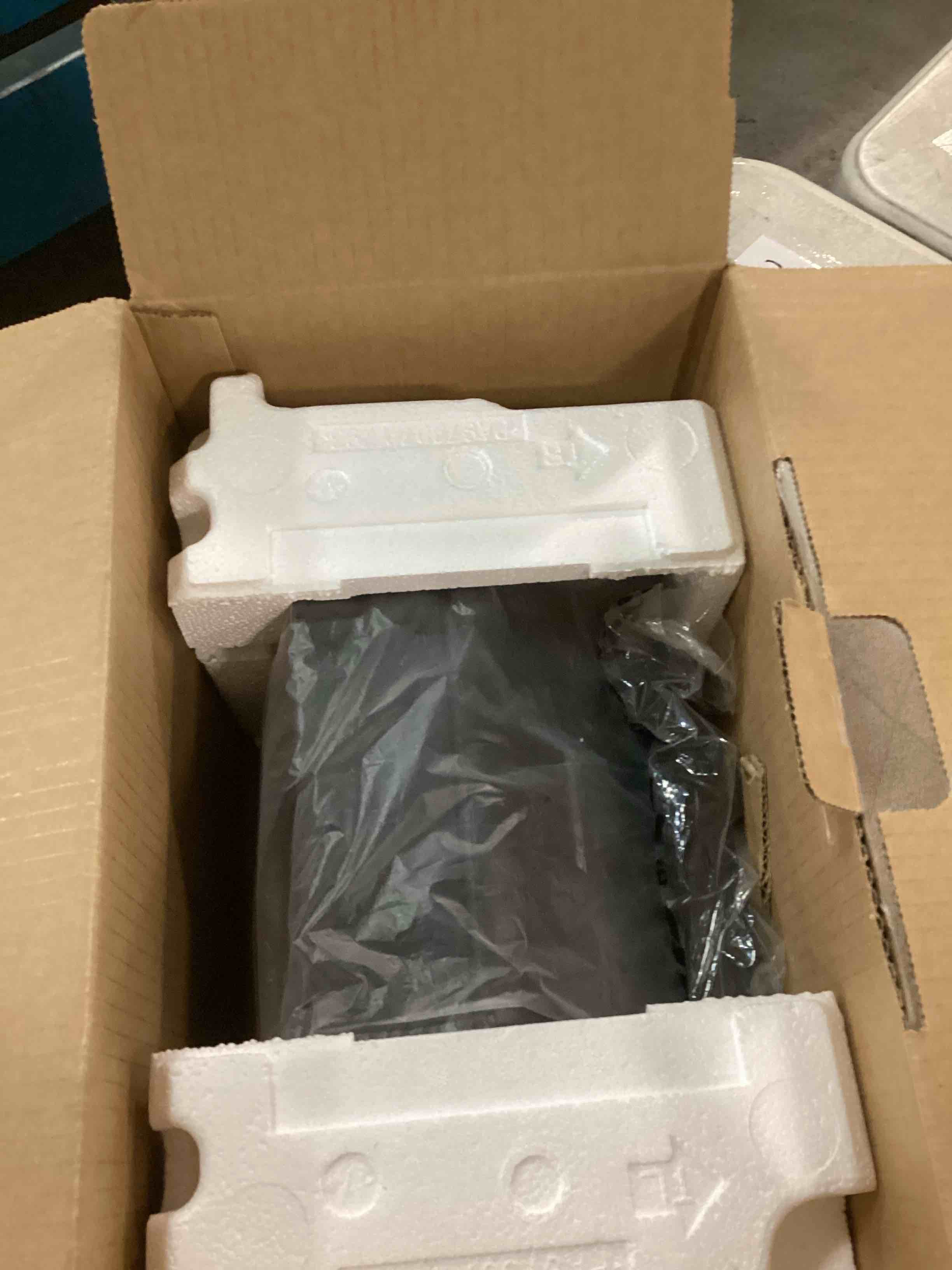 https://s3.amazonaws.com/lotting-images-prod/bidfta/PPE0512331_1729657303919.jpeg