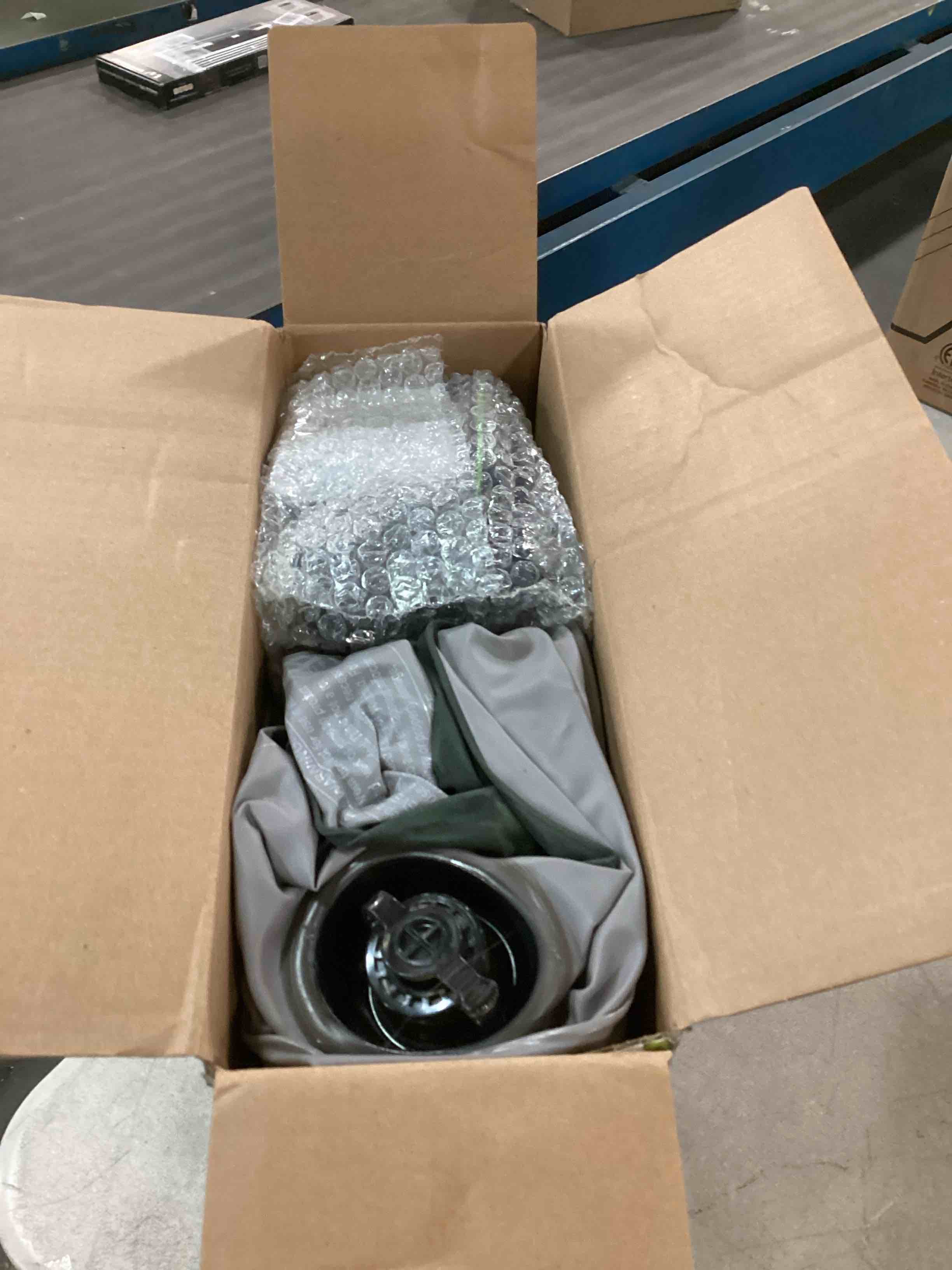 https://s3.amazonaws.com/lotting-images-prod/bidfta/PPE0512579_1729569763985.jpeg