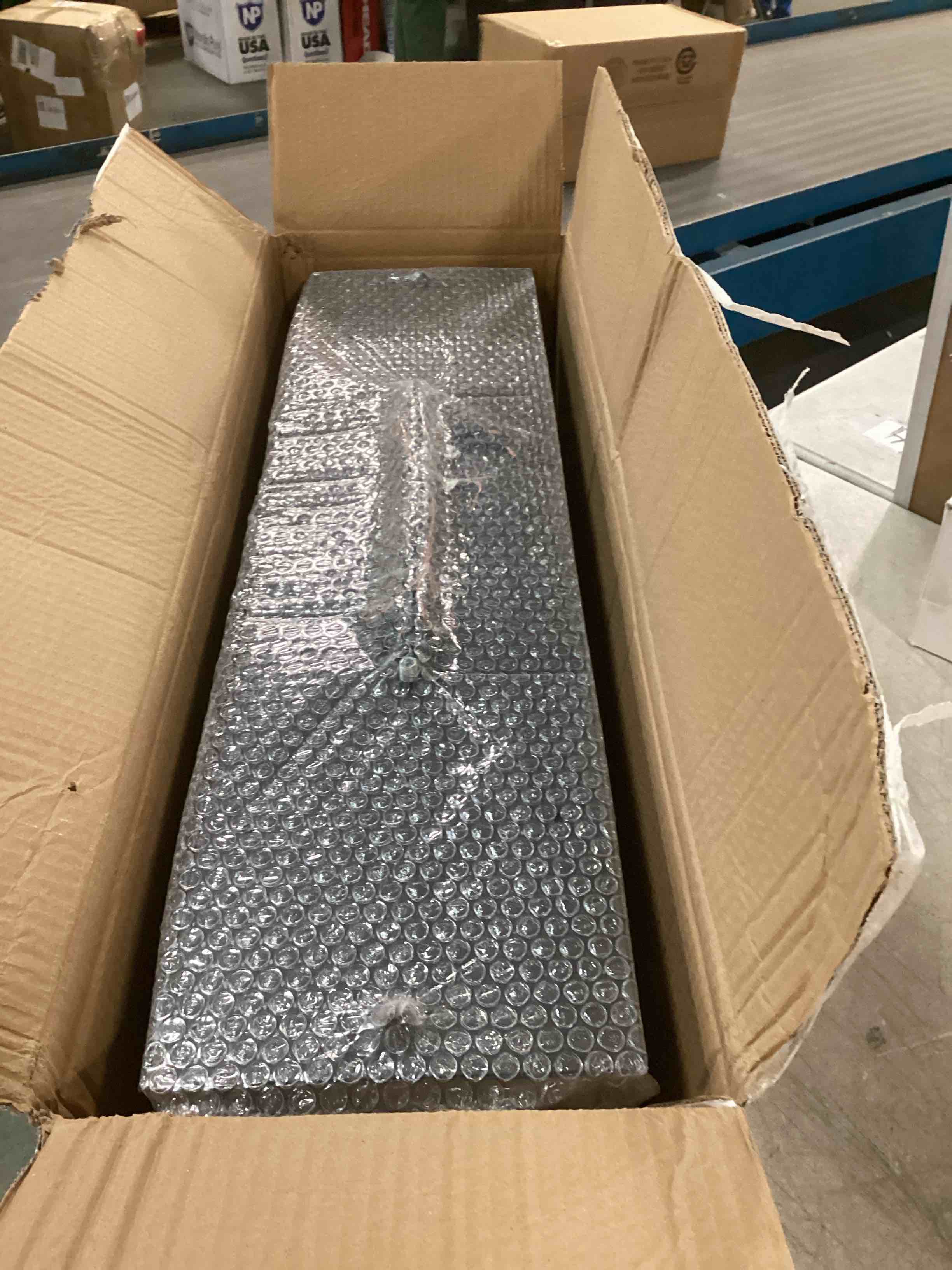 https://s3.amazonaws.com/lotting-images-prod/bidfta/PPE0512683_1729554531562.jpeg