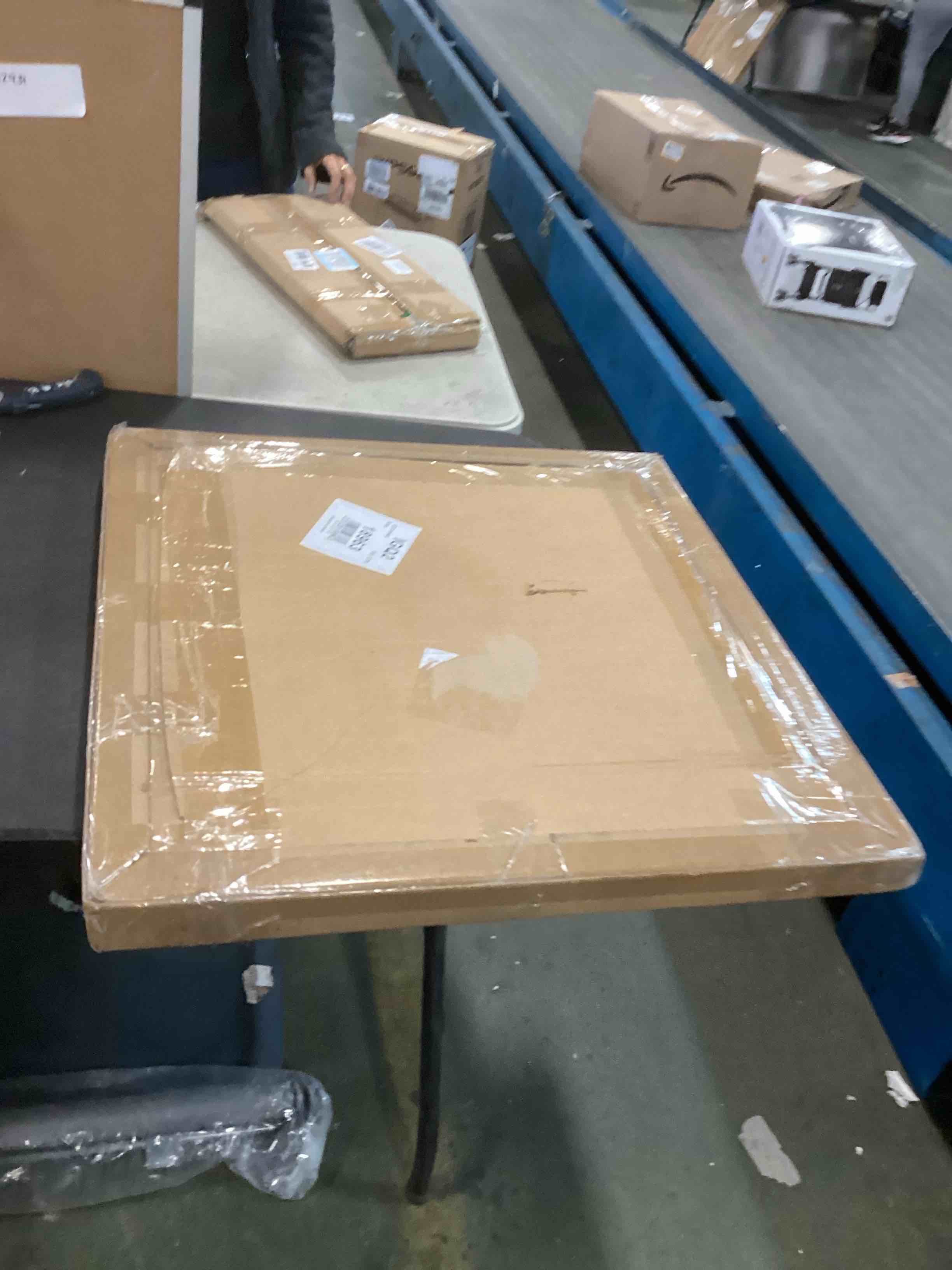 https://s3.amazonaws.com/lotting-images-prod/bidfta/PPE0512797_1729354416091.jpeg