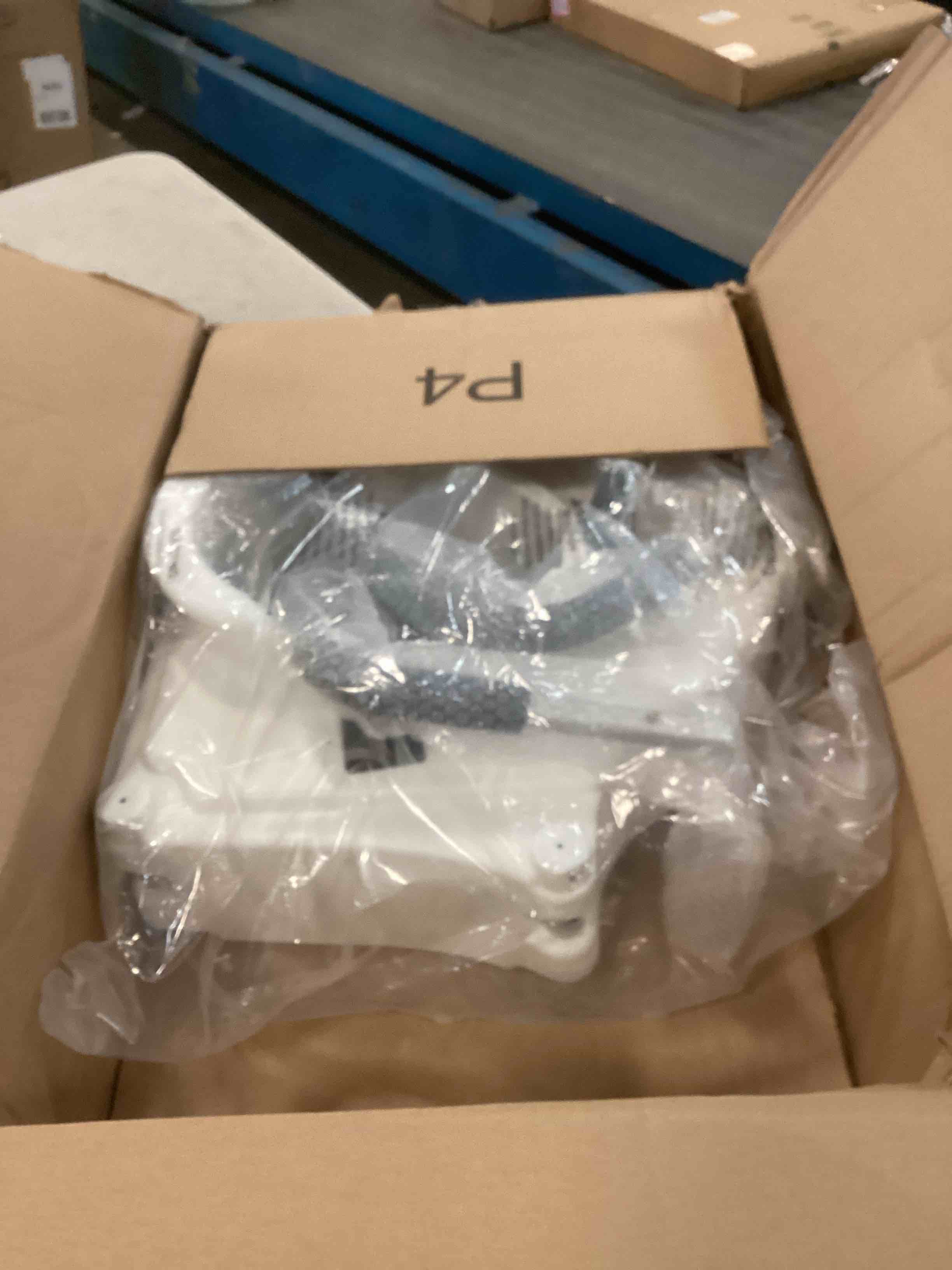https://s3.amazonaws.com/lotting-images-prod/bidfta/PPE0512812_1729352732293.jpeg