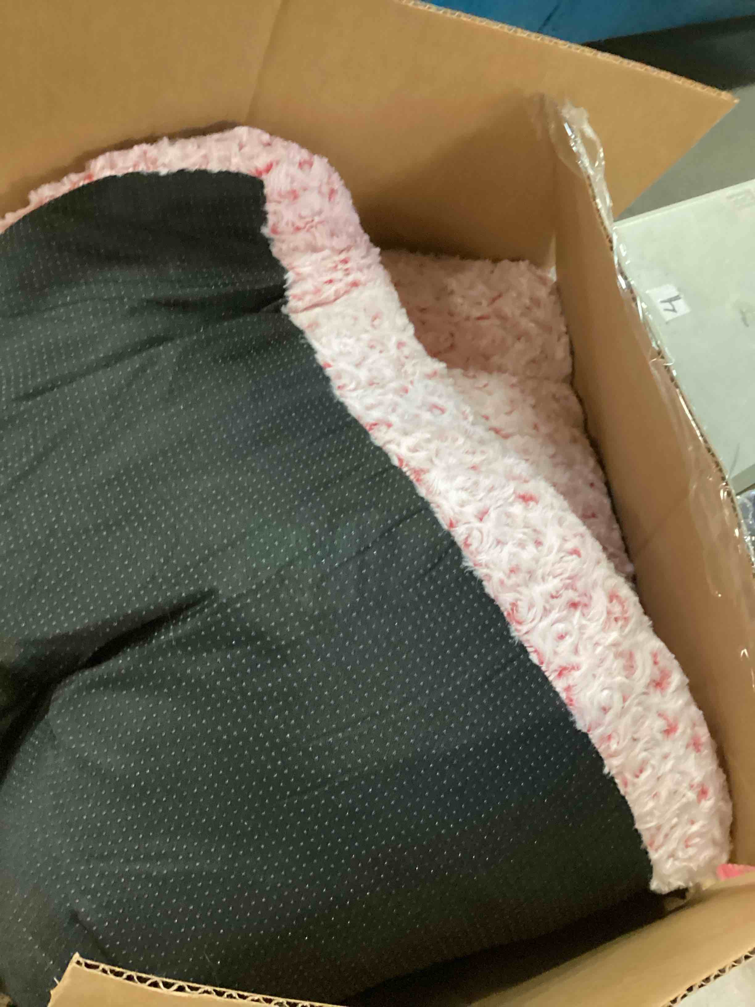 https://s3.amazonaws.com/lotting-images-prod/bidfta/PPE0513124_1729286036409.jpeg