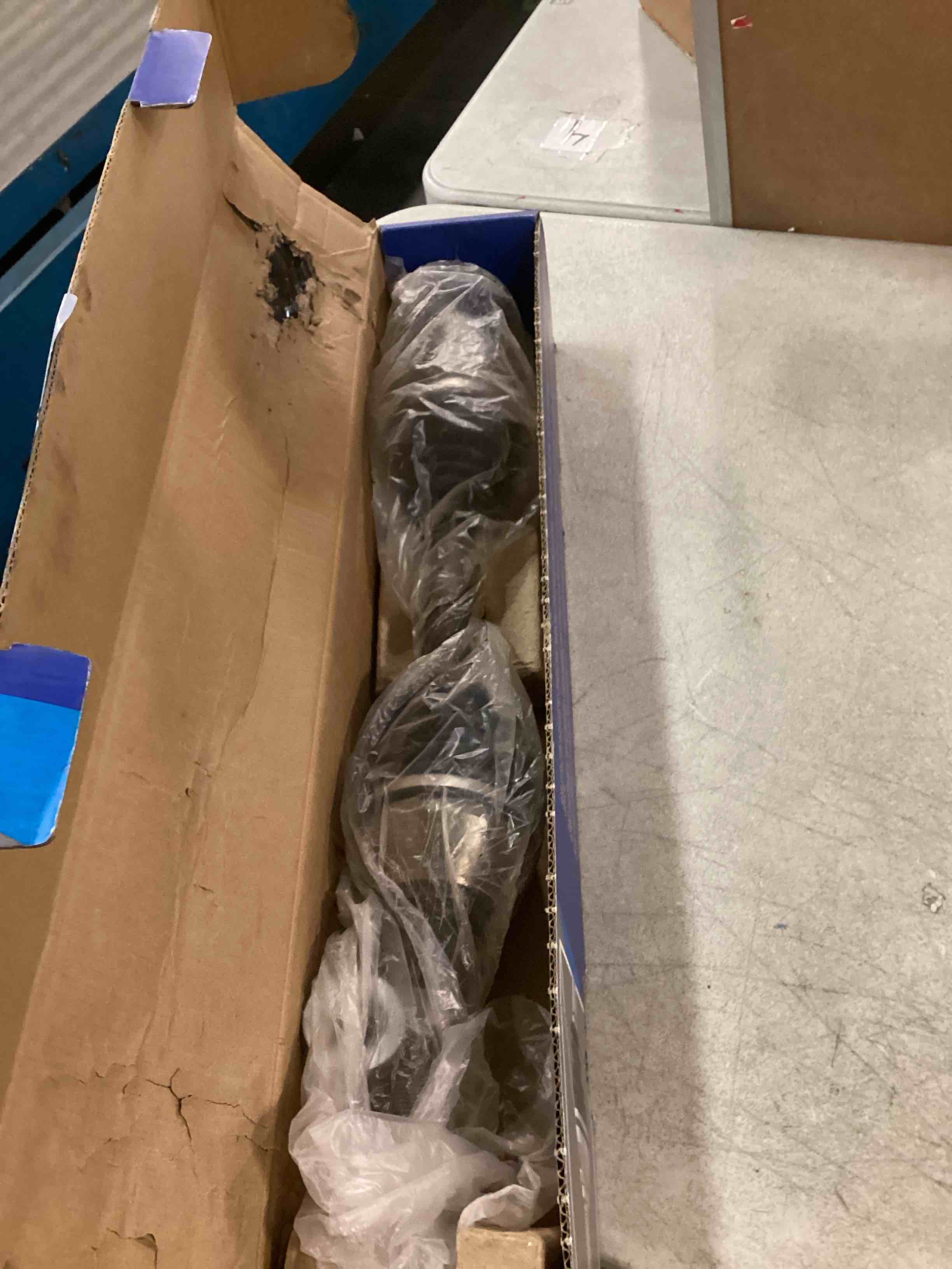 https://s3.amazonaws.com/lotting-images-prod/bidfta/PPE0513781_1729031821599.jpeg