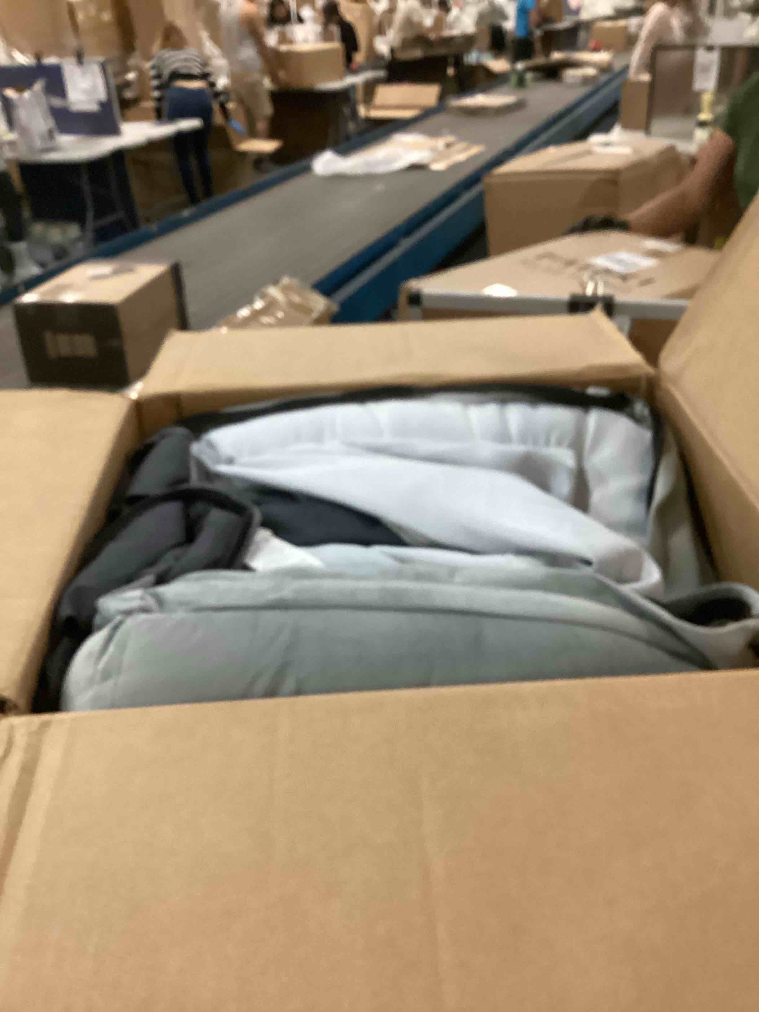 https://s3.amazonaws.com/lotting-images-prod/bidfta/PPE0513808_1729028637929.jpeg