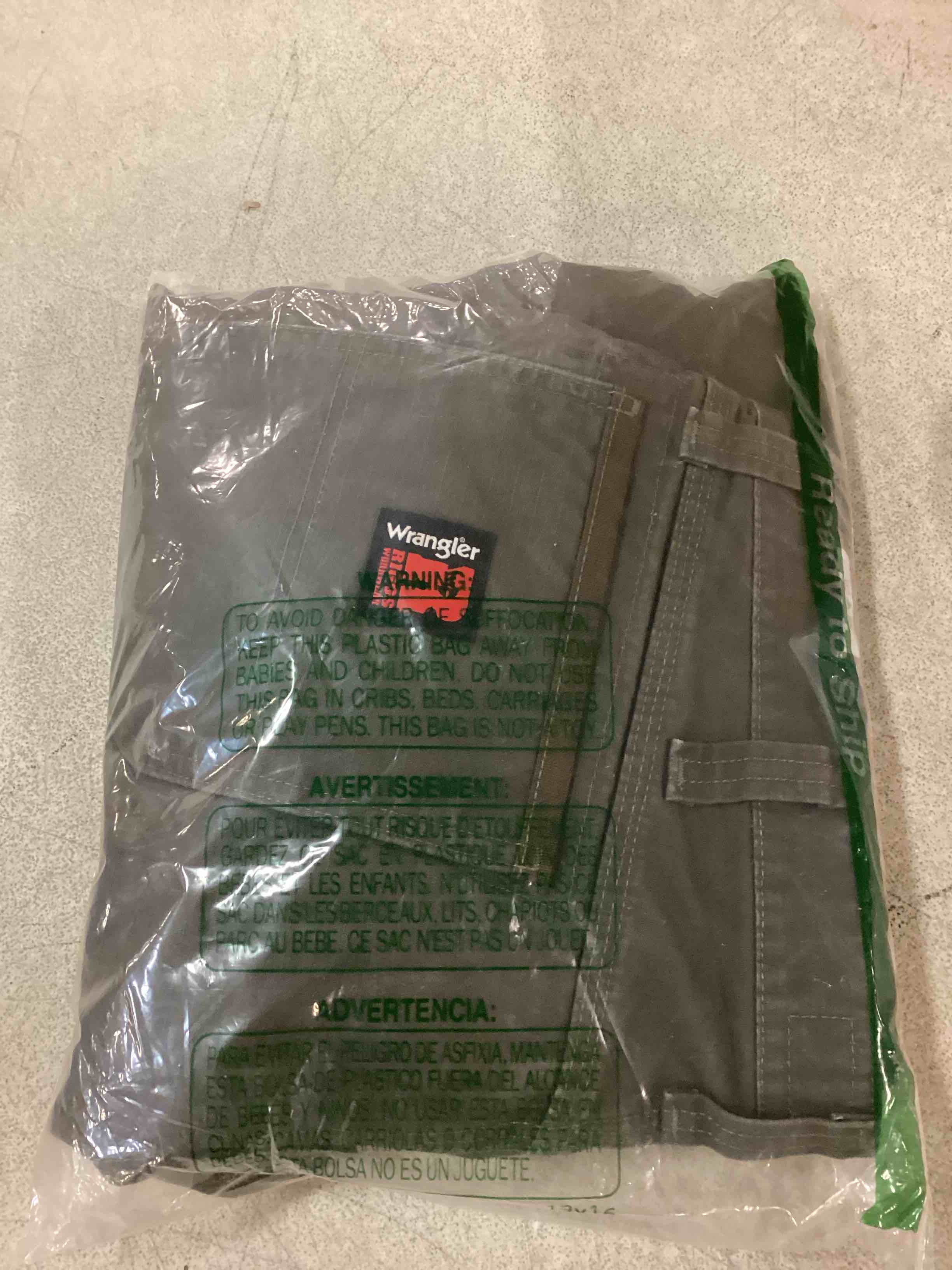 https://s3.amazonaws.com/lotting-images-prod/bidfta/PPE0513983_1728952712074.jpeg