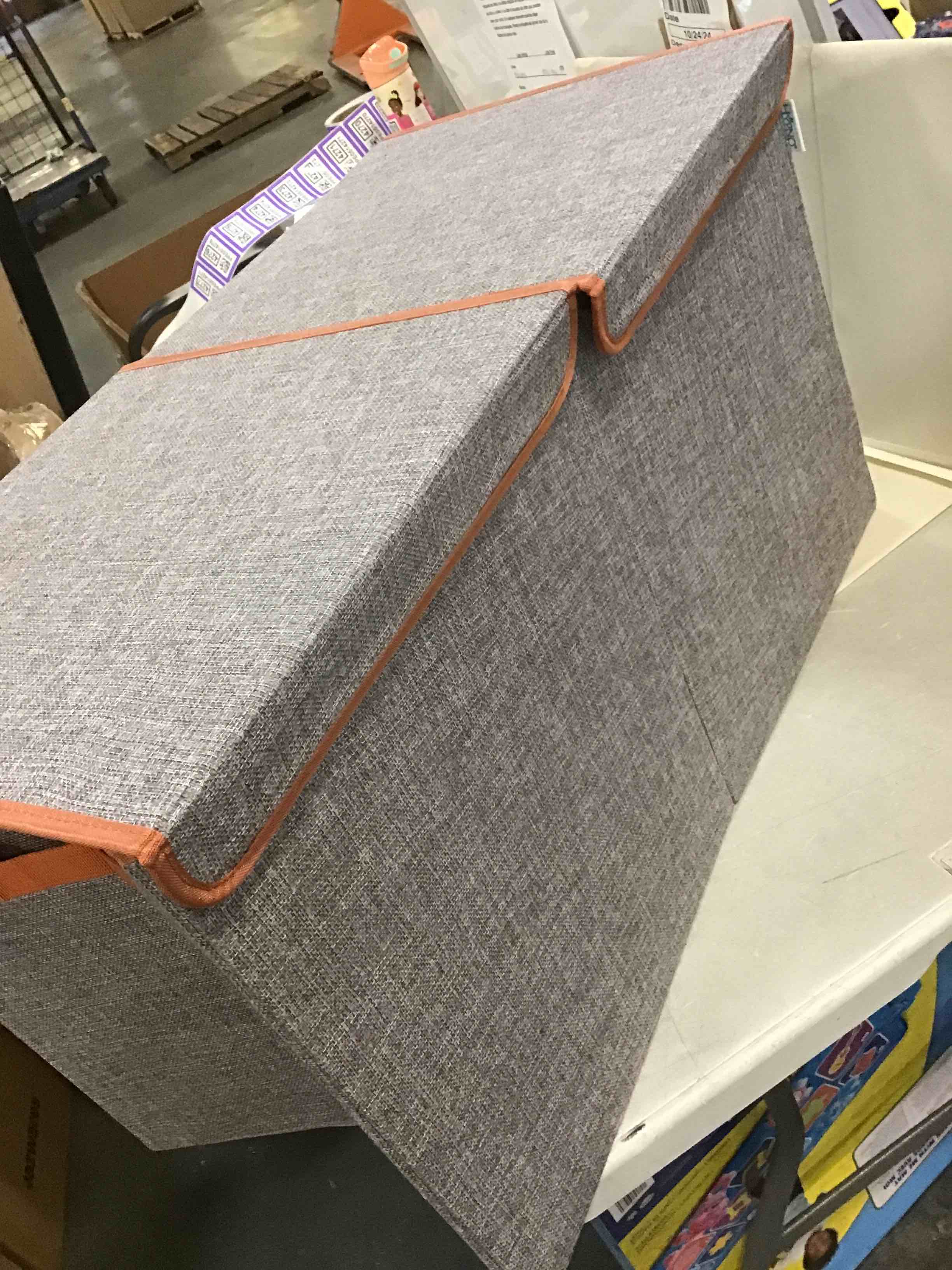 https://s3.amazonaws.com/lotting-images-prod/bidfta/PPE0514274_1729892978394.jpeg