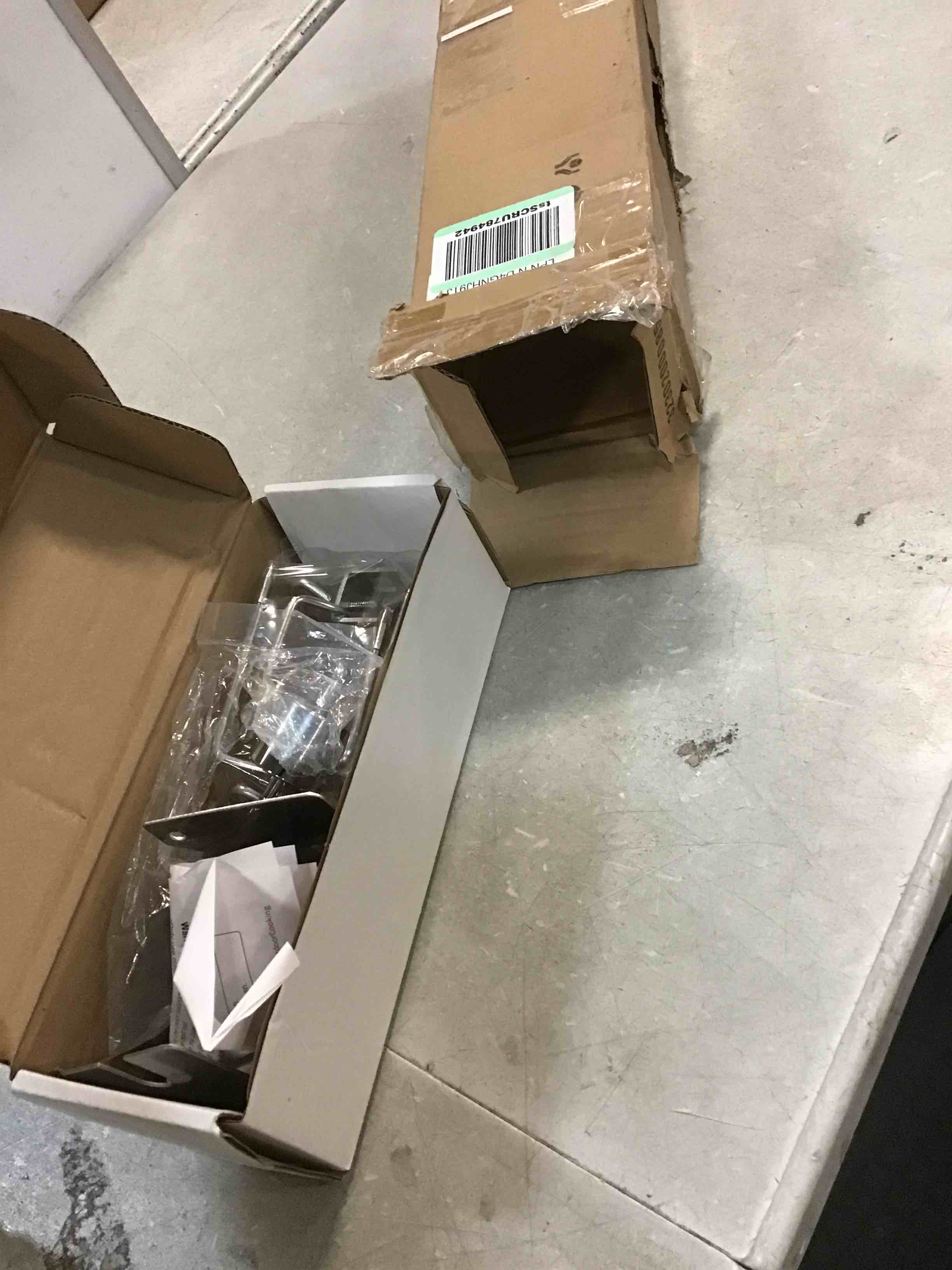 https://s3.amazonaws.com/lotting-images-prod/bidfta/PPE0514618_1729723848181.jpeg