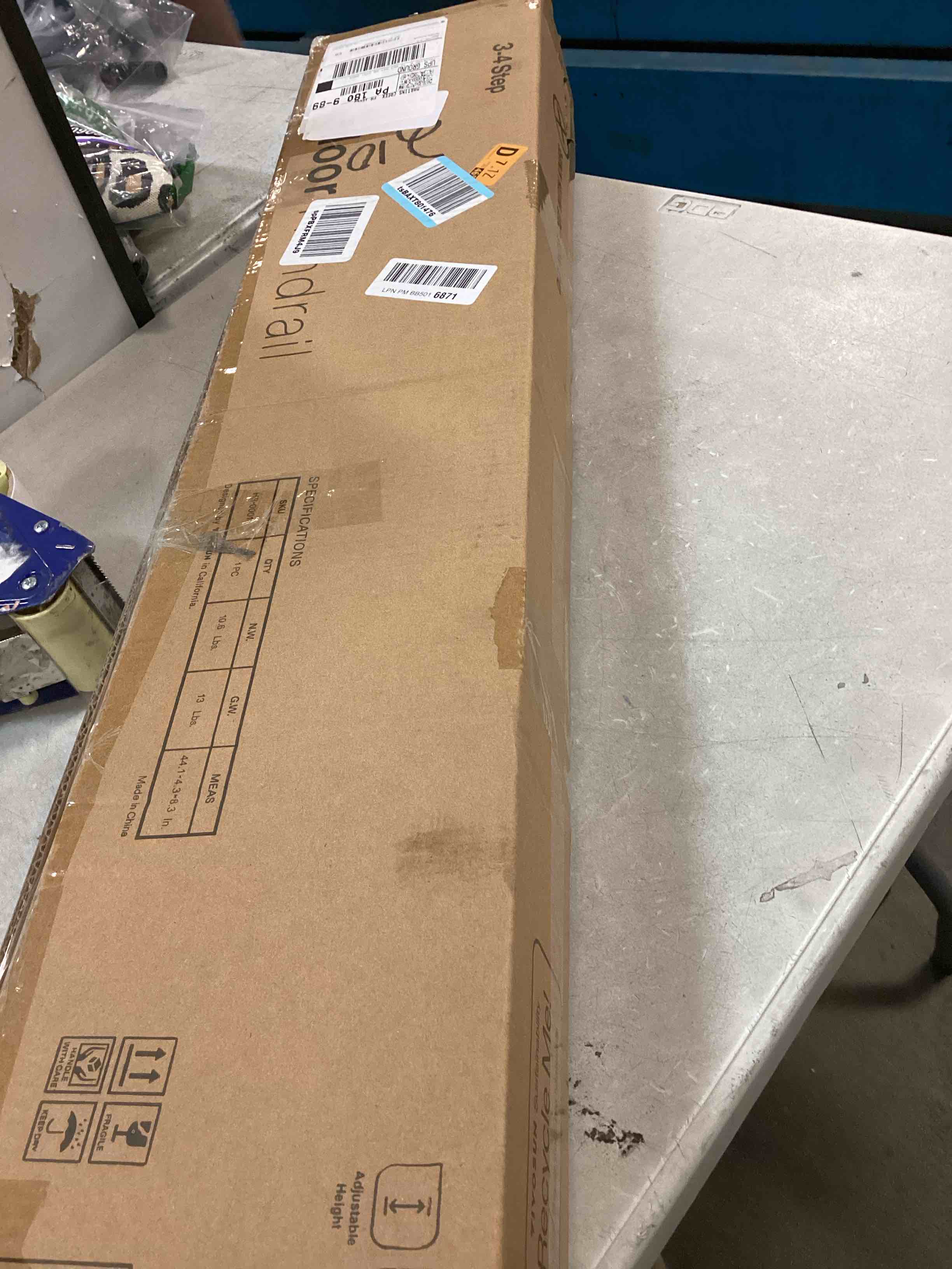https://s3.amazonaws.com/lotting-images-prod/bidfta/PPE0515798_1728700210005.jpeg