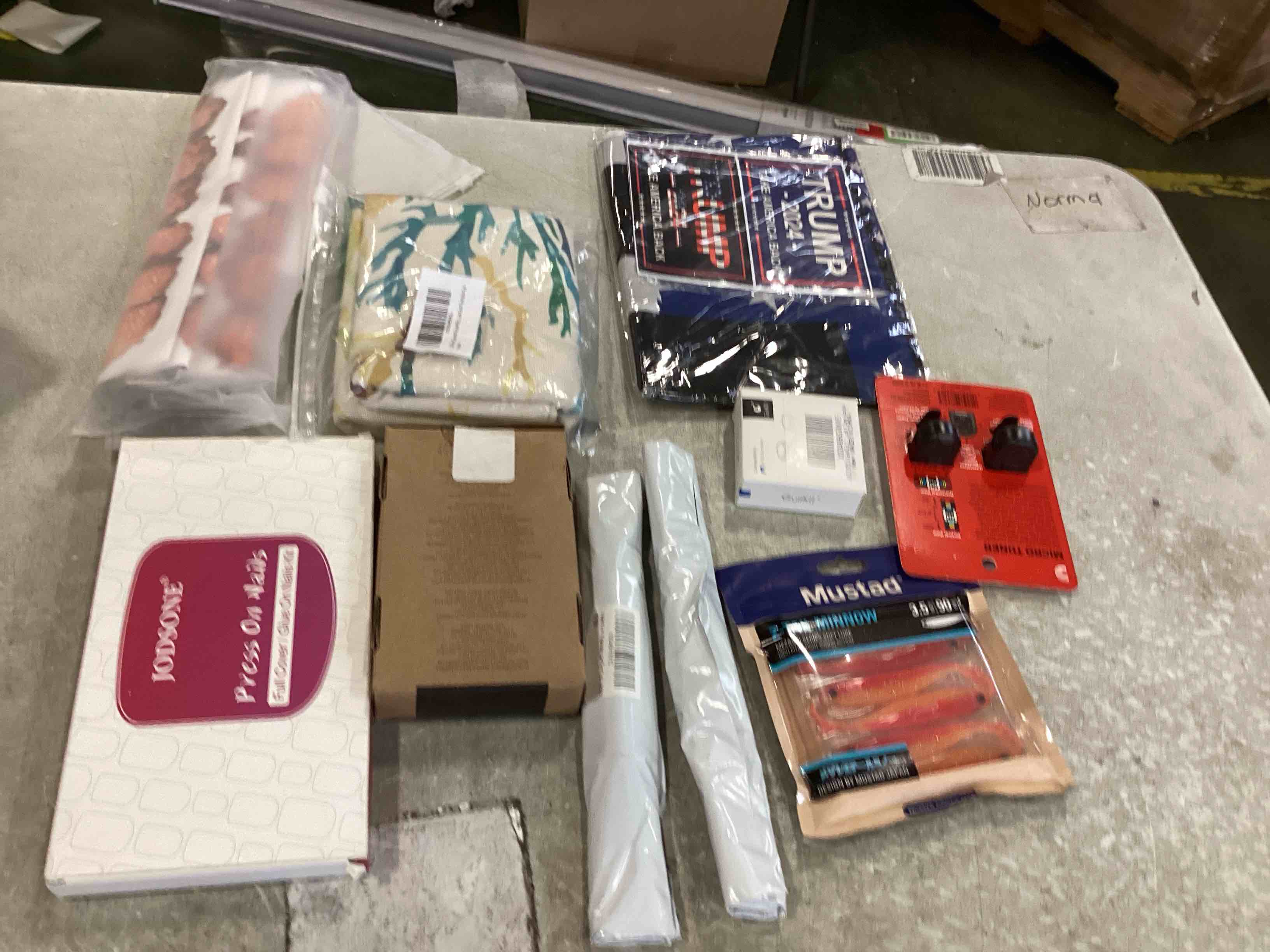 lot of 10 assorted household good including but not limited to 