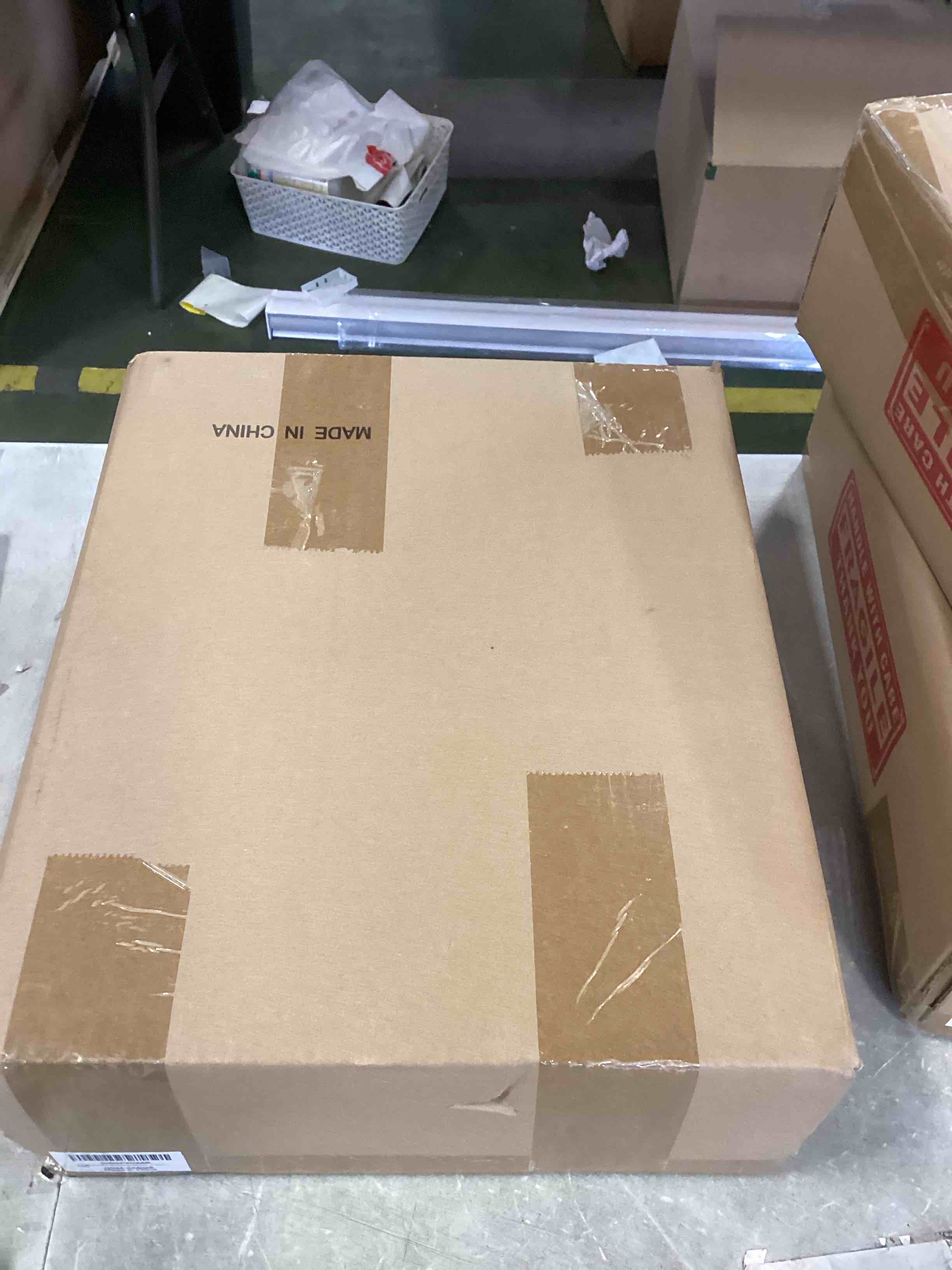 https://s3.amazonaws.com/lotting-images-prod/bidfta/PPE0517284_1728935610145.jpeg