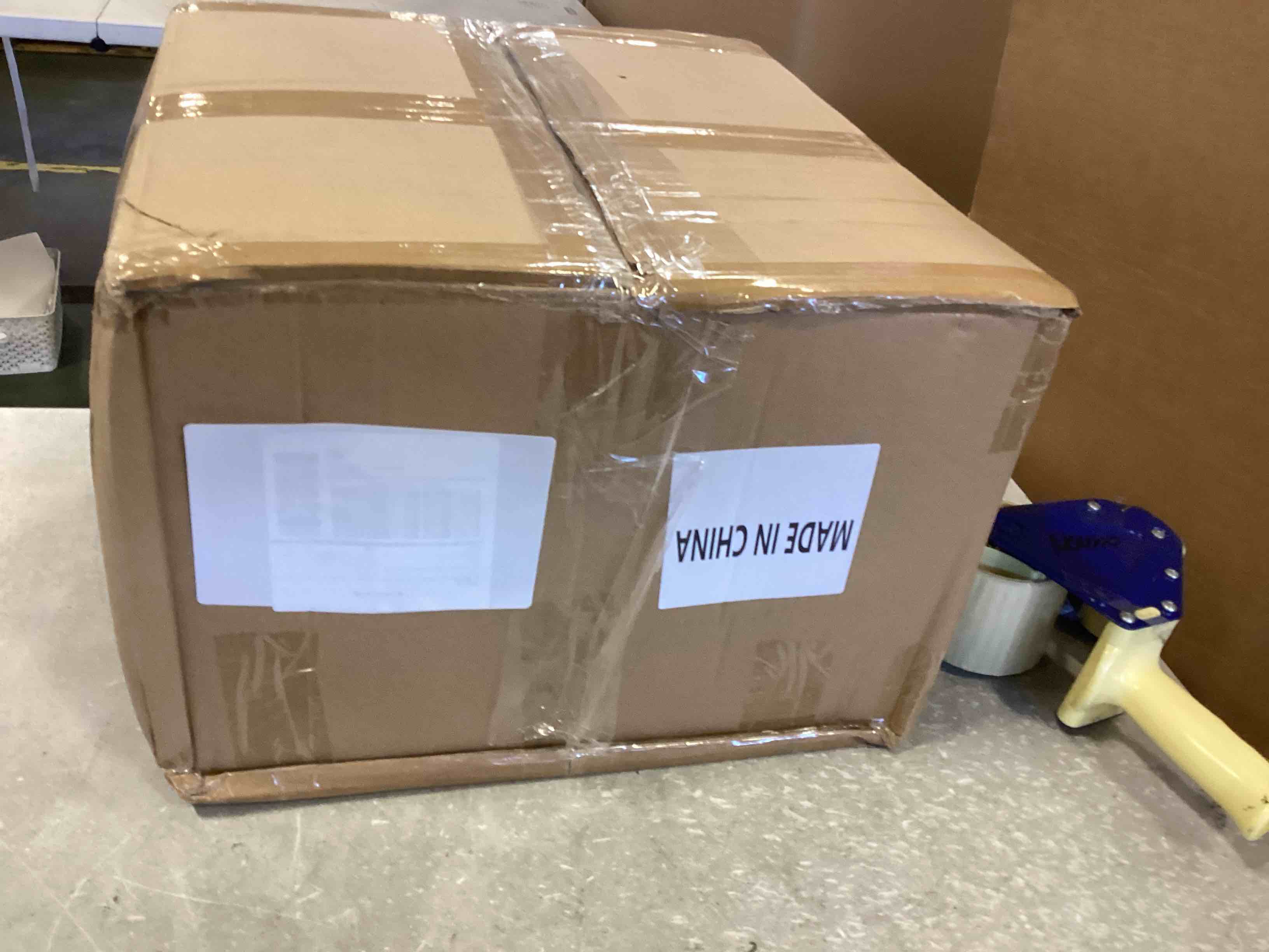 https://s3.amazonaws.com/lotting-images-prod/bidfta/PPE0517822_1728413165090.jpeg