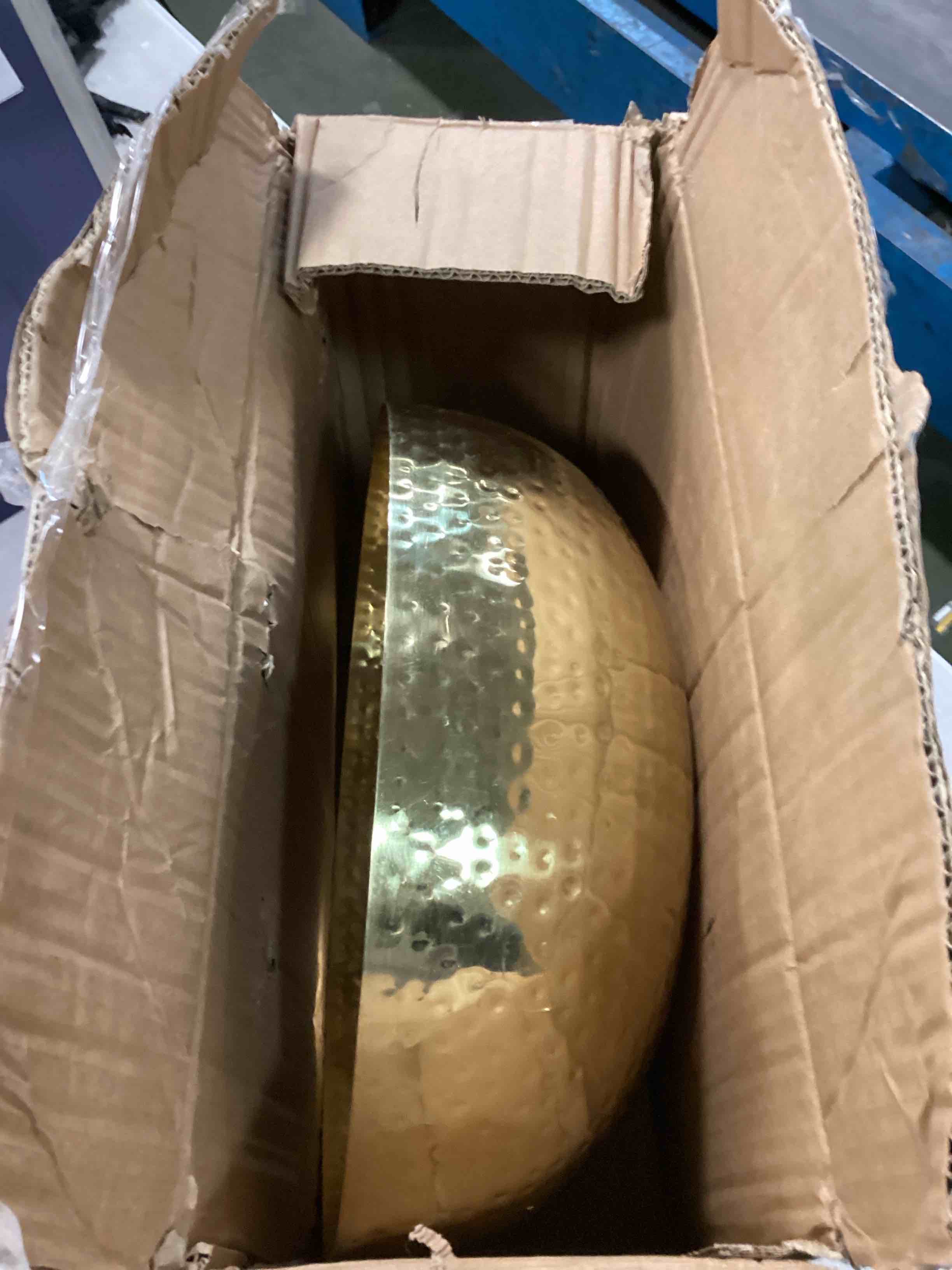 https://s3.amazonaws.com/lotting-images-prod/bidfta/PPE0518990_1729210289673.jpeg