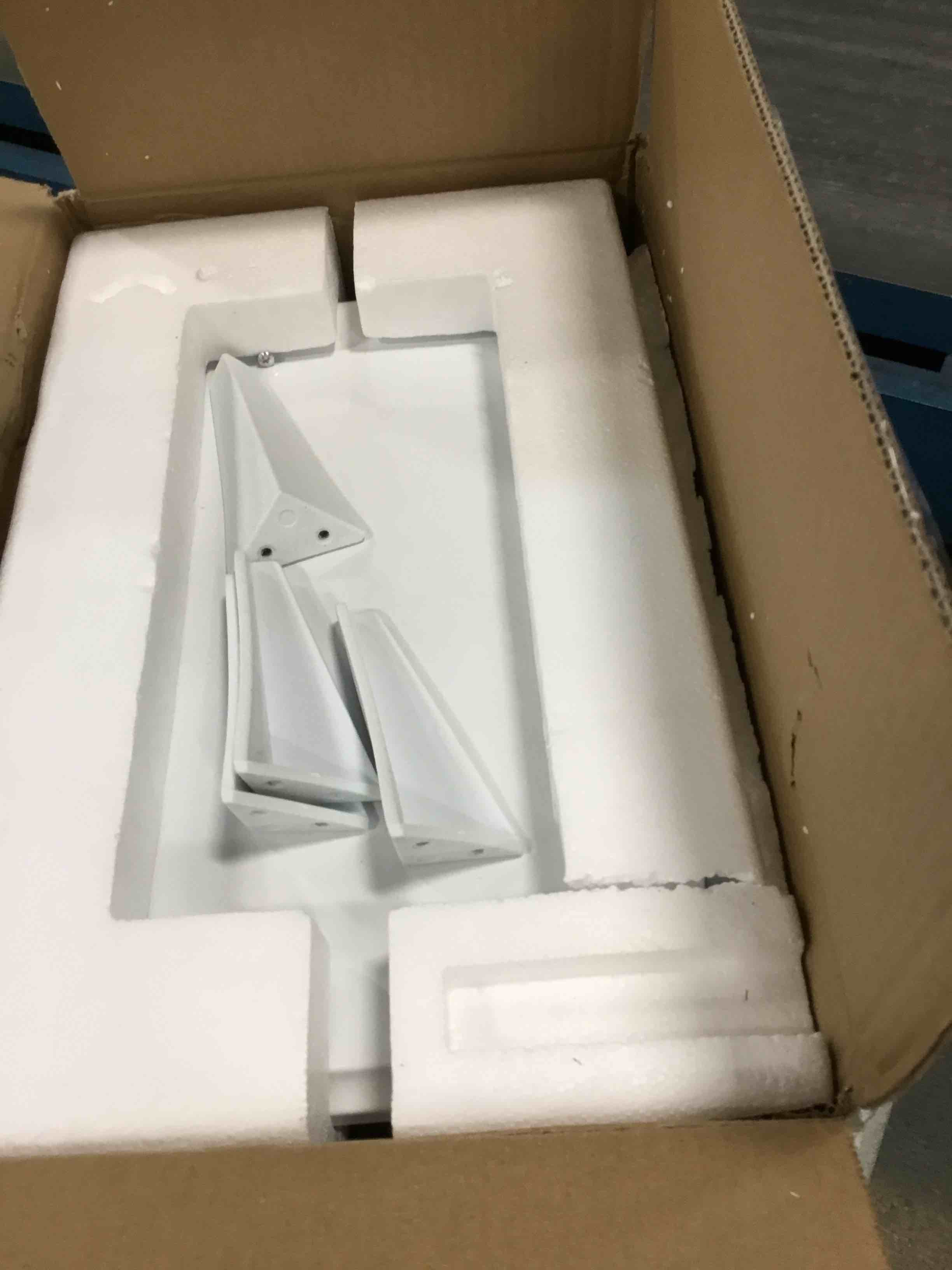 https://s3.amazonaws.com/lotting-images-prod/bidfta/PPE0544900_1731973292764.jpeg