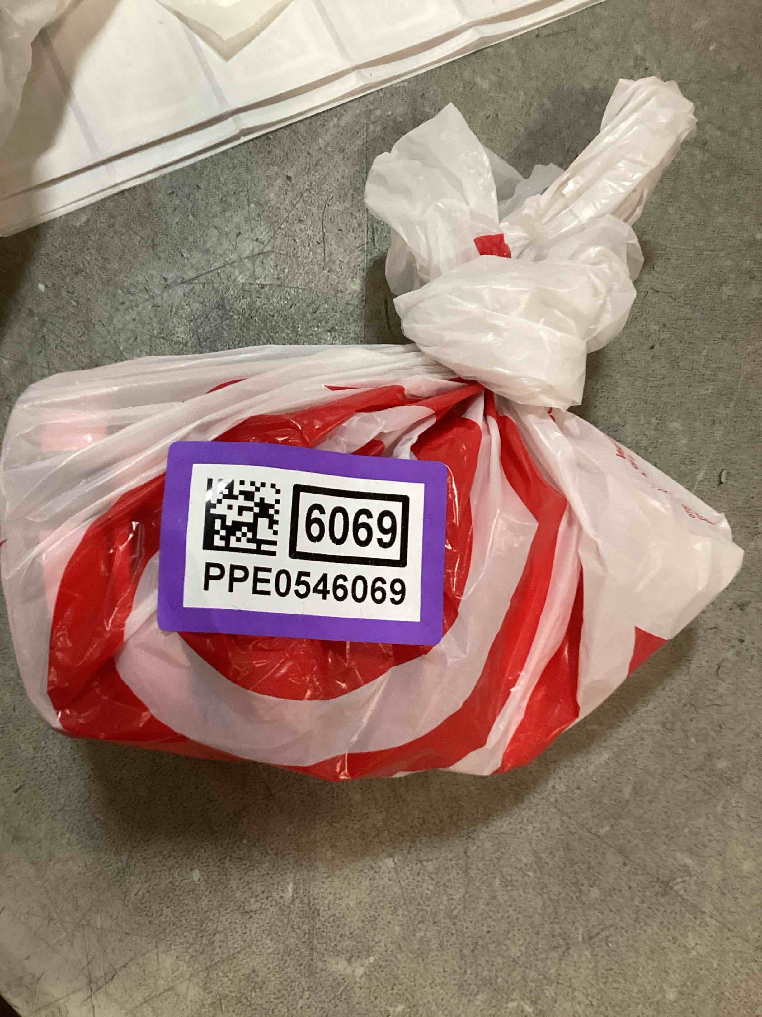 https://s3.amazonaws.com/lotting-images-prod/bidfta/PPE0546069_1732034193955.jpeg