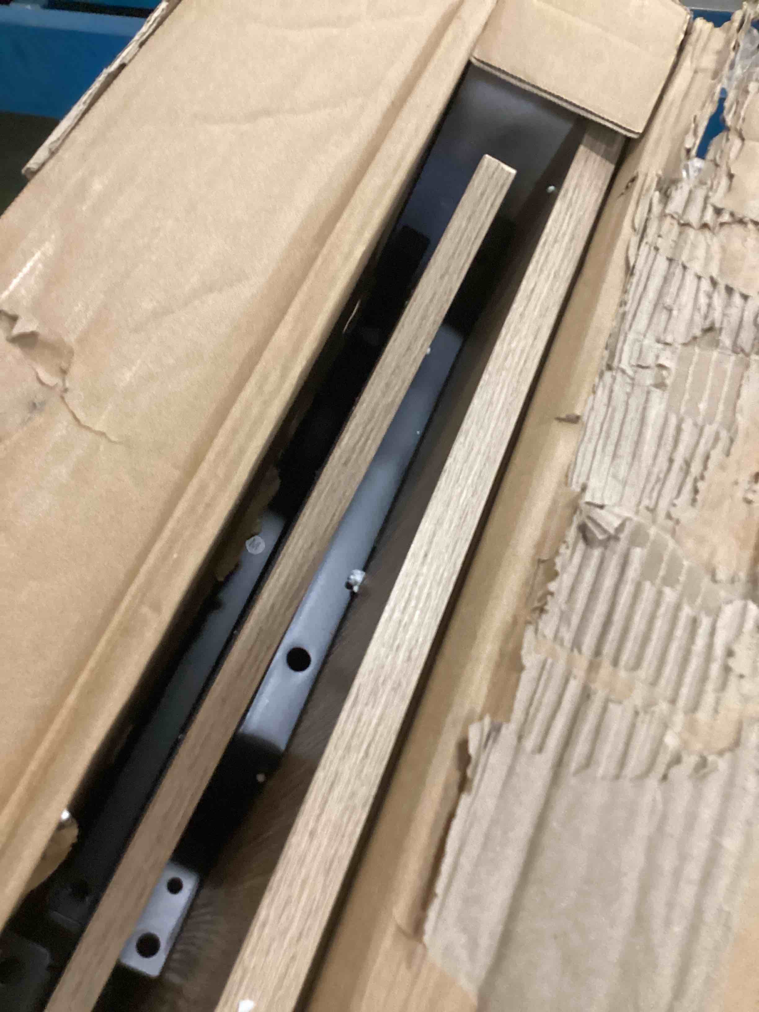 https://s3.amazonaws.com/lotting-images-prod/bidfta/PPE0546230_1734555270731.jpeg