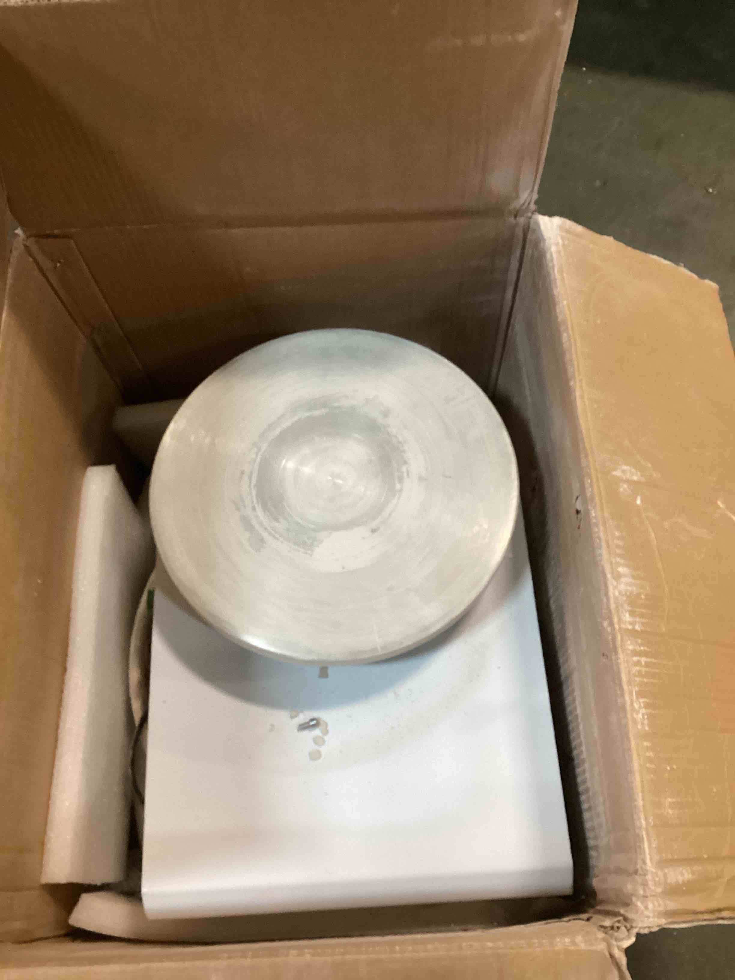 https://s3.amazonaws.com/lotting-images-prod/bidfta/PPE0546652_1731500123047.jpeg