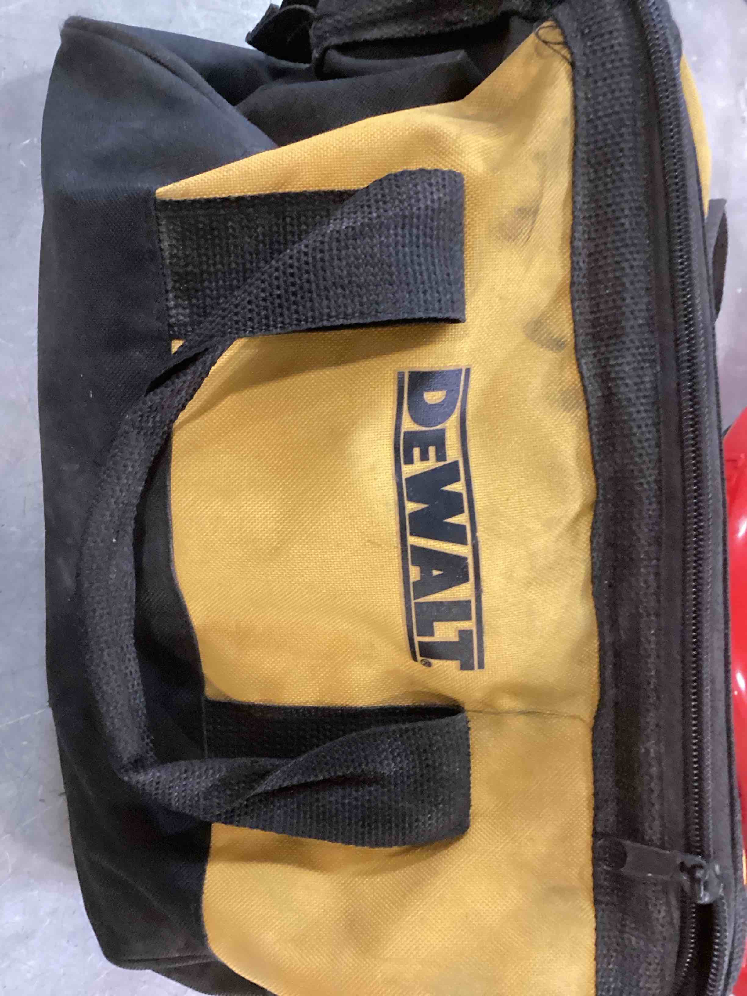 https://s3.amazonaws.com/lotting-images-prod/bidfta/PPE0547683_1730473528572.jpeg