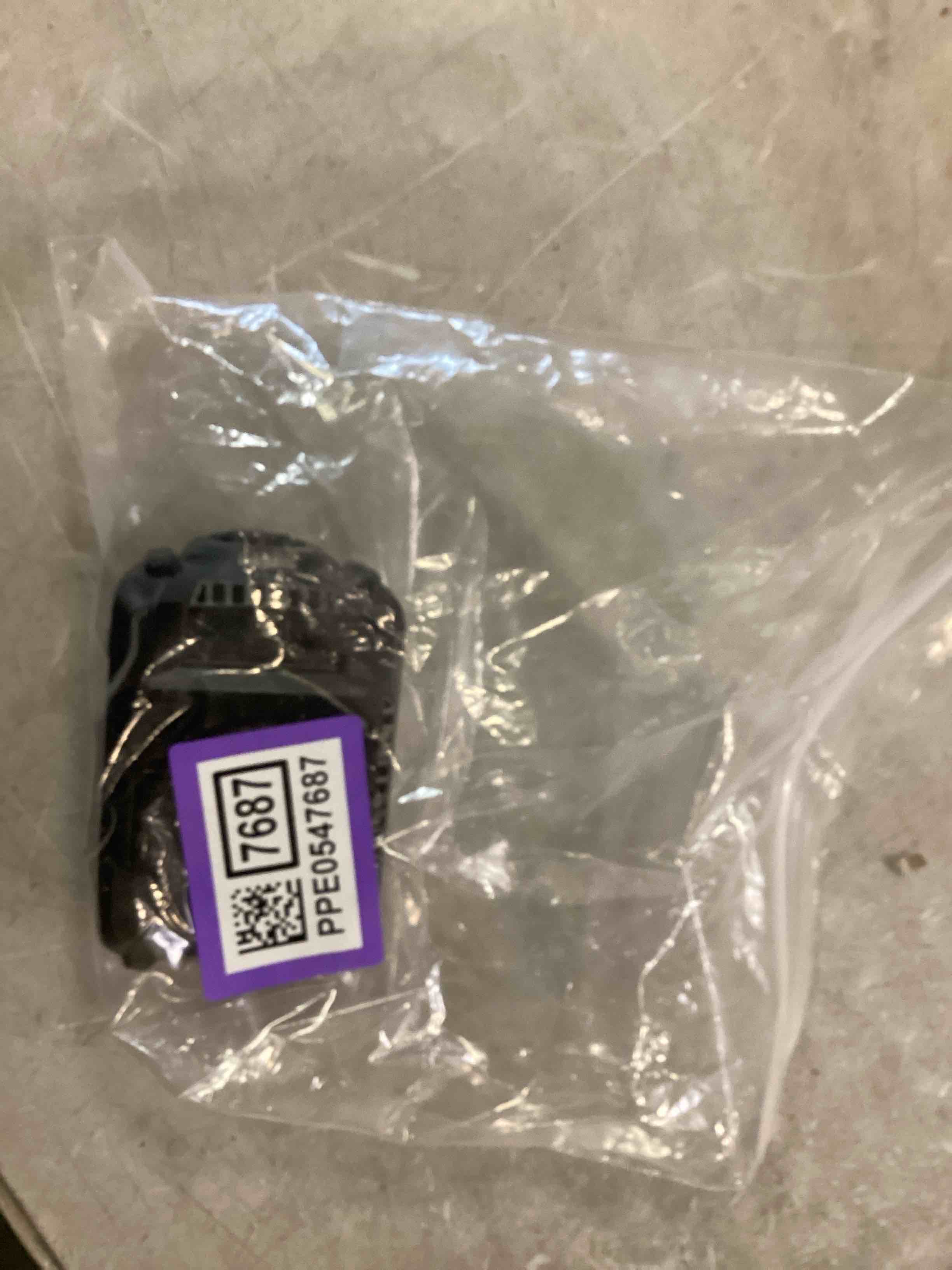 https://s3.amazonaws.com/lotting-images-prod/bidfta/PPE0547687_1730474134237.jpeg