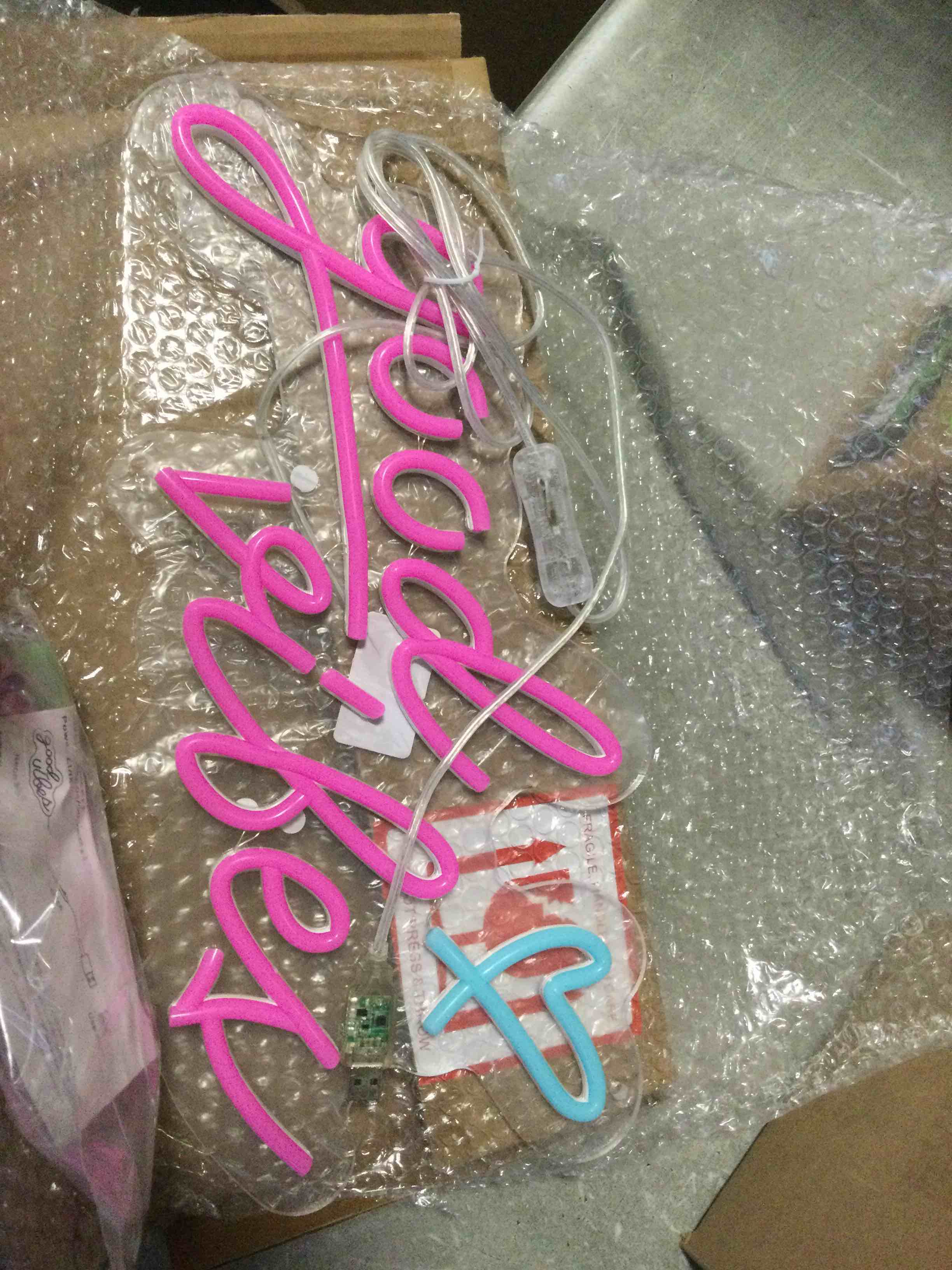 https://s3.amazonaws.com/lotting-images-prod/bidfta/PPE0549675_1729858373300.jpeg