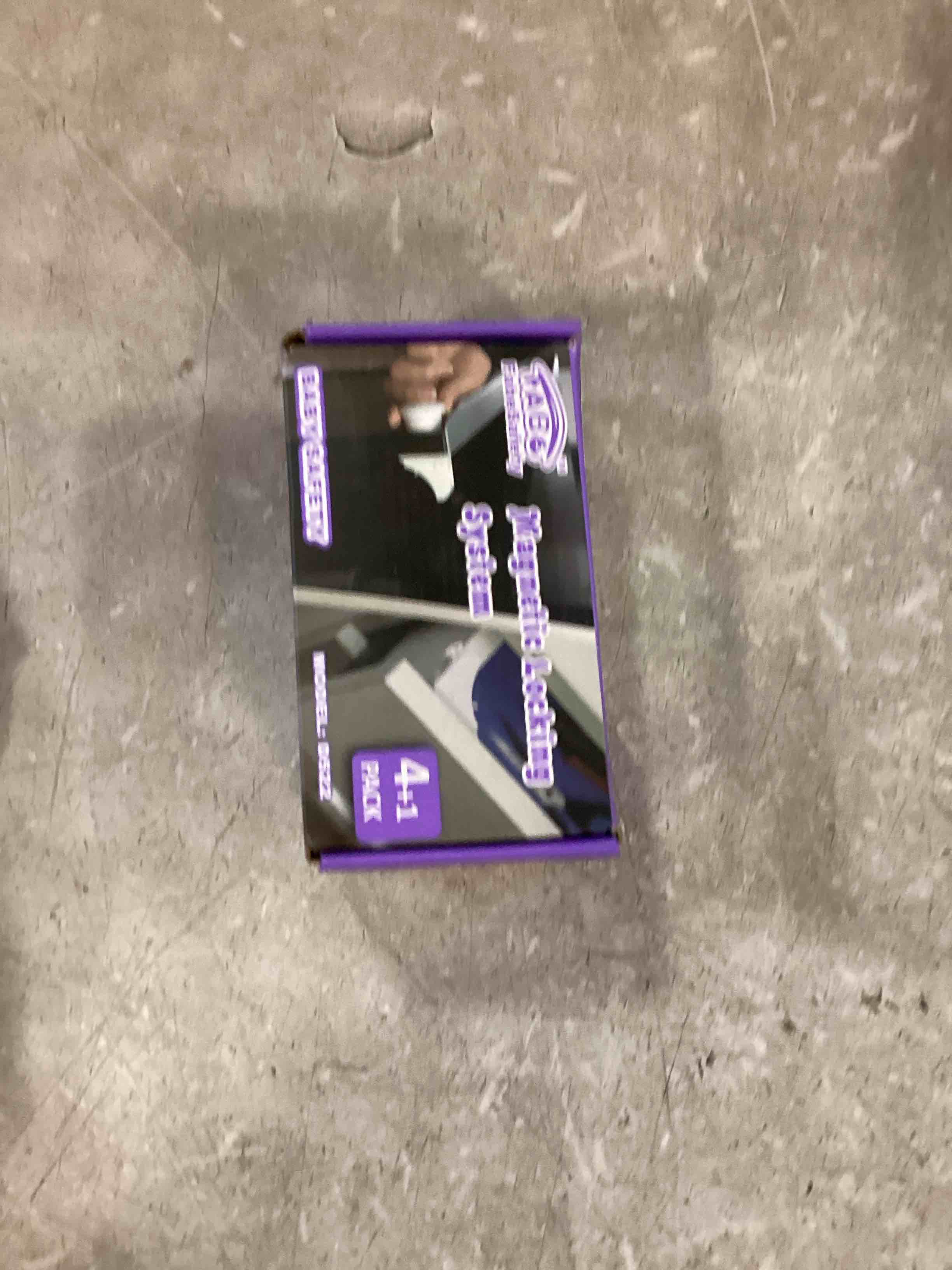 https://s3.amazonaws.com/lotting-images-prod/bidfta/PPE0550412_1732131700676.jpeg