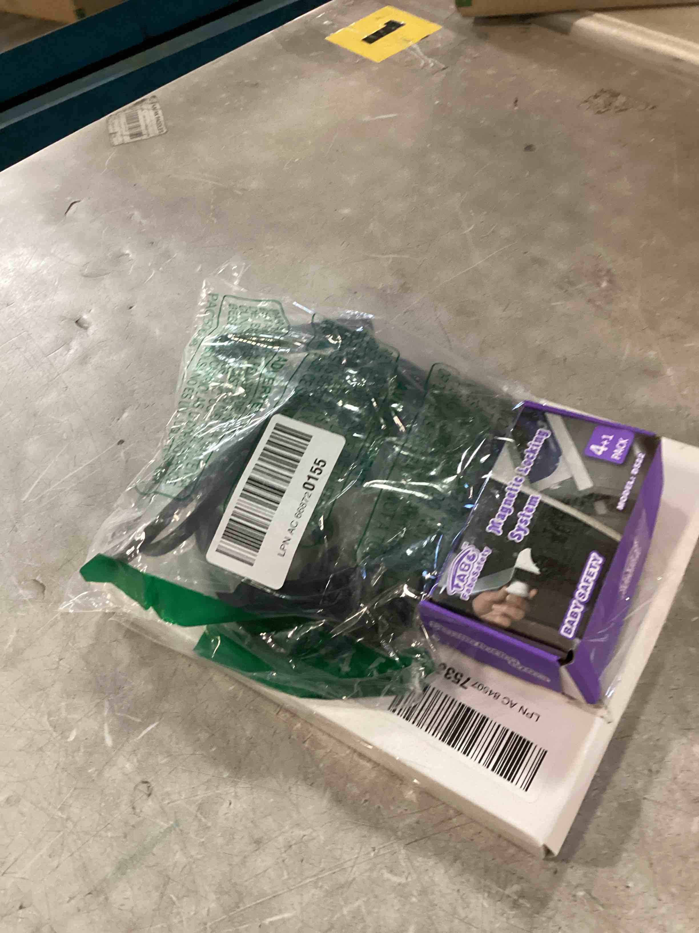 https://s3.amazonaws.com/lotting-images-prod/bidfta/PPE0550412_1732131747957.jpeg
